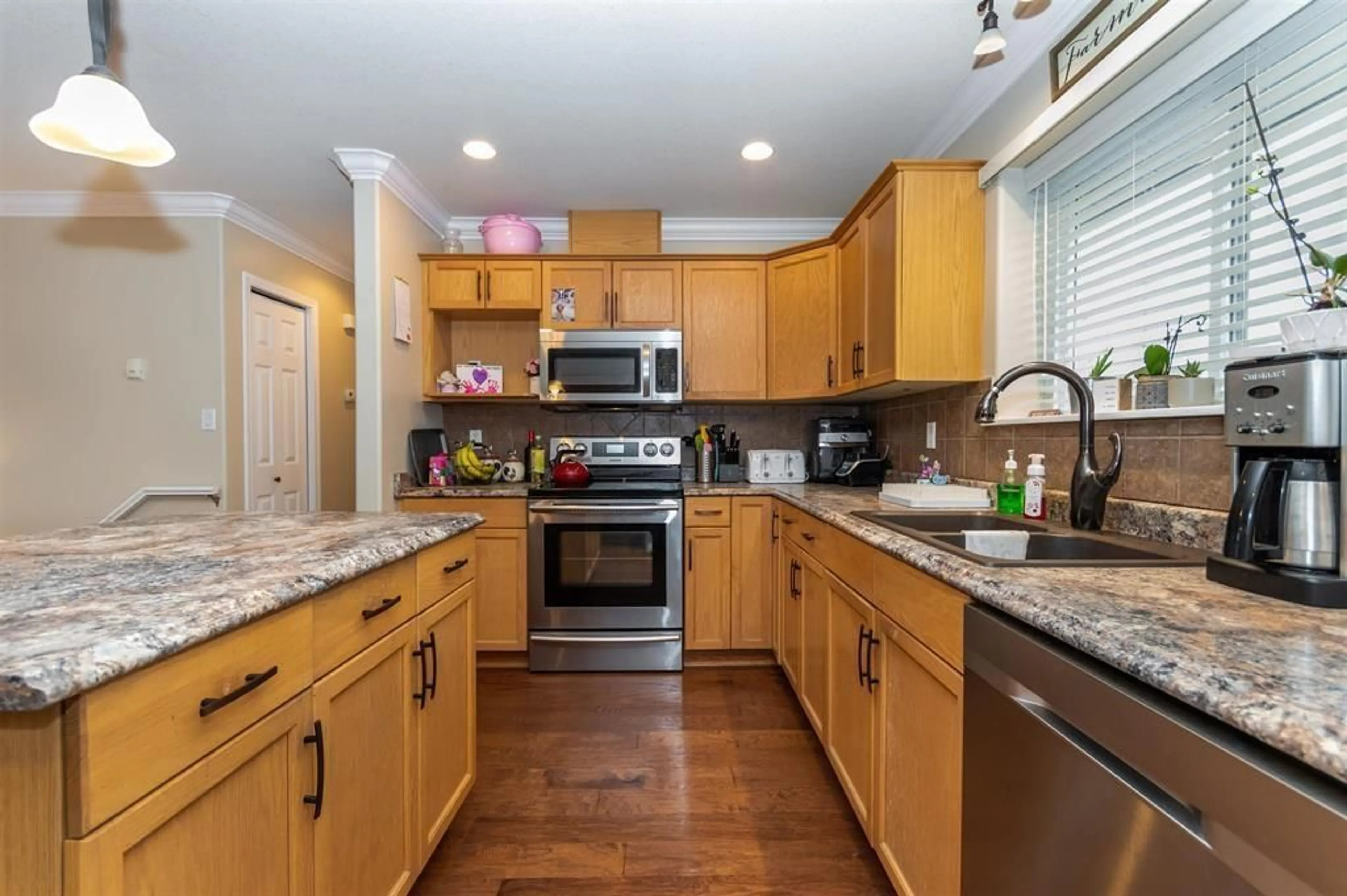 Open concept kitchen, unknown for 7324 PRASMOUNT PLACE, Agassiz British Columbia V0M1A0