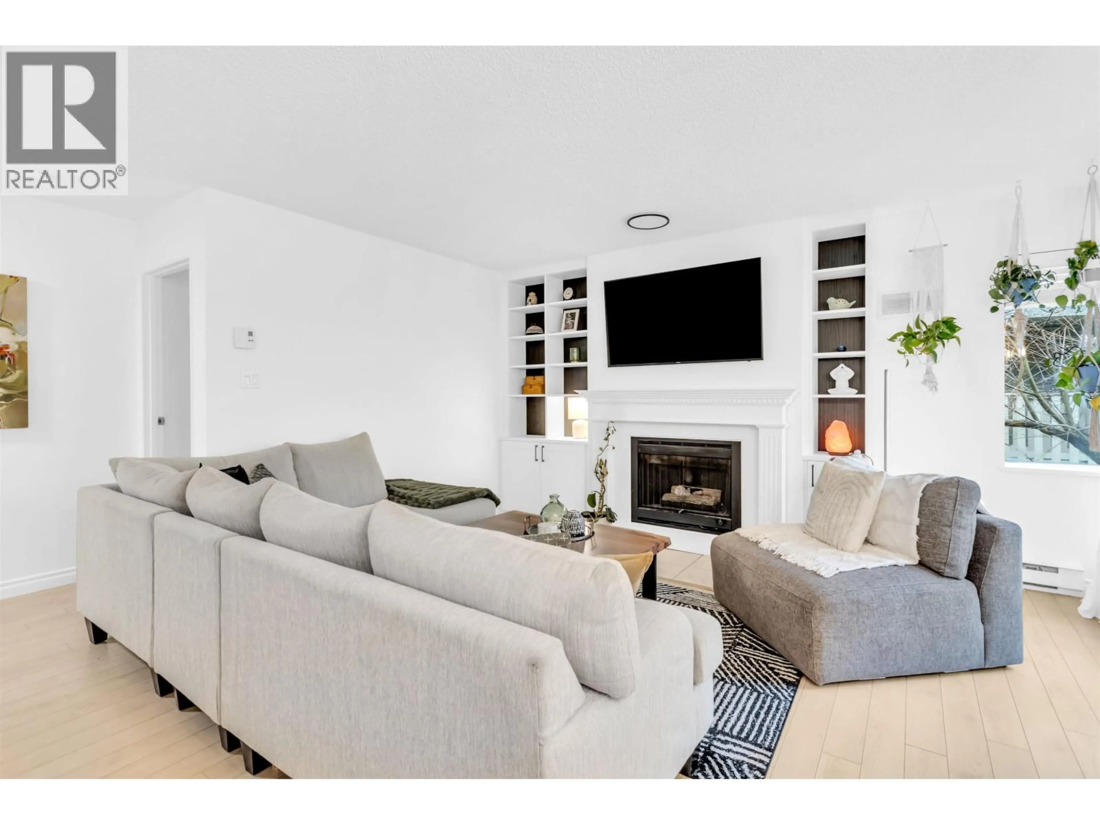 Living room with furniture, unknown for 316 - 1890 6TH AVENUE, Vancouver British Columbia V6J1R6