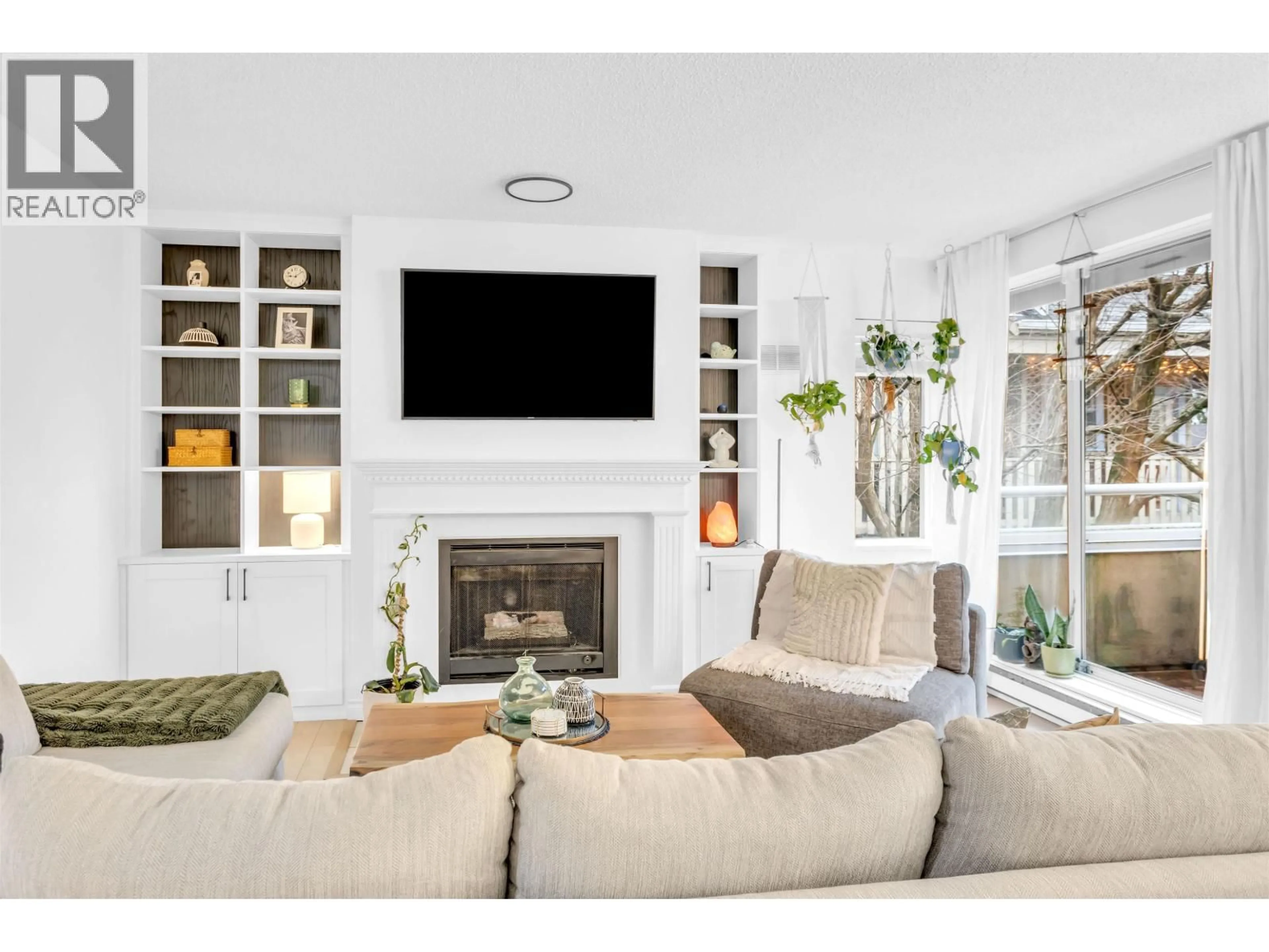 Living room with furniture, unknown for 316 - 1890 6TH AVENUE, Vancouver British Columbia V6J1R6