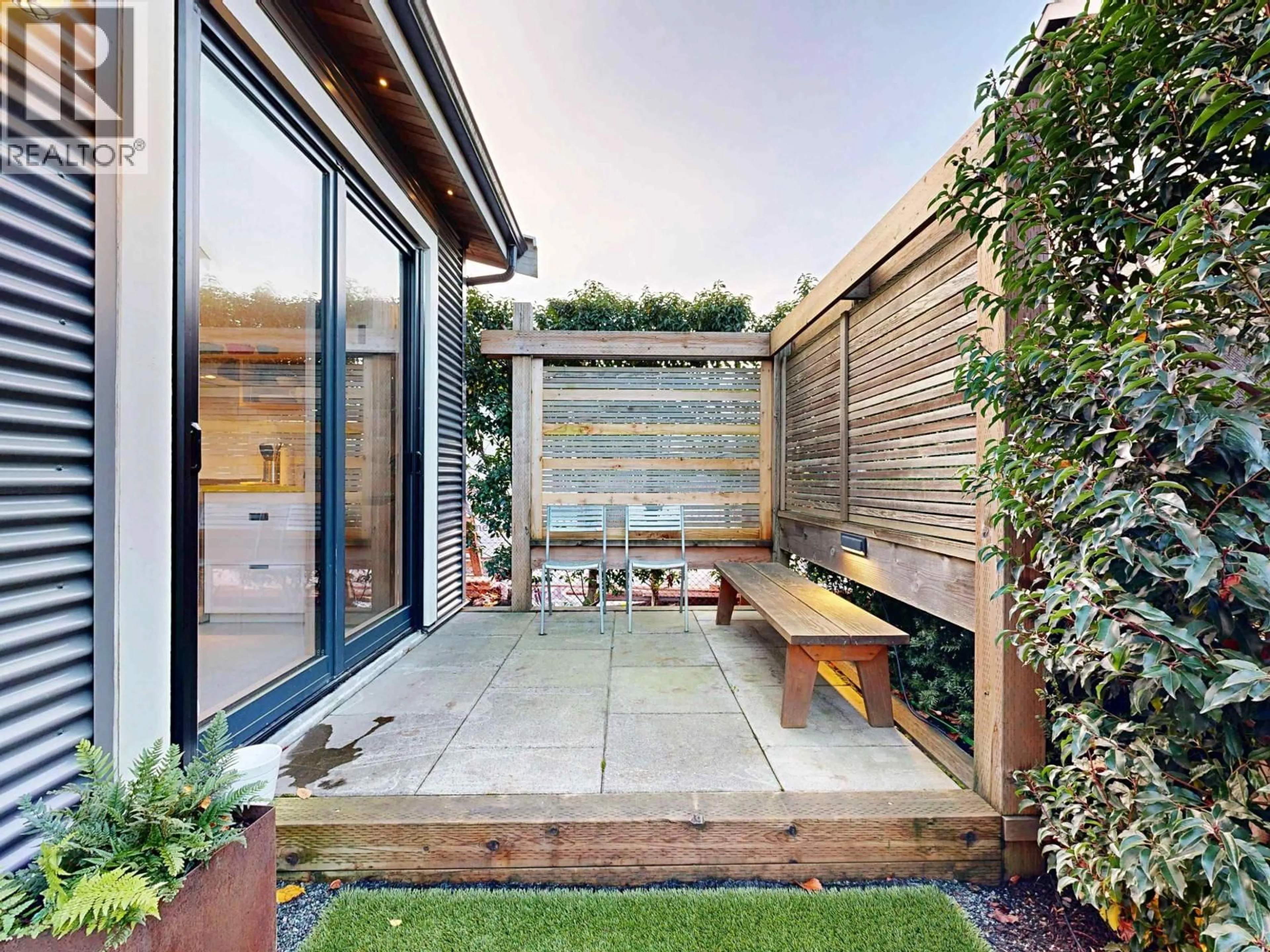 Patio, street for 2640 MCGILL STREET, Vancouver British Columbia V5K1H3