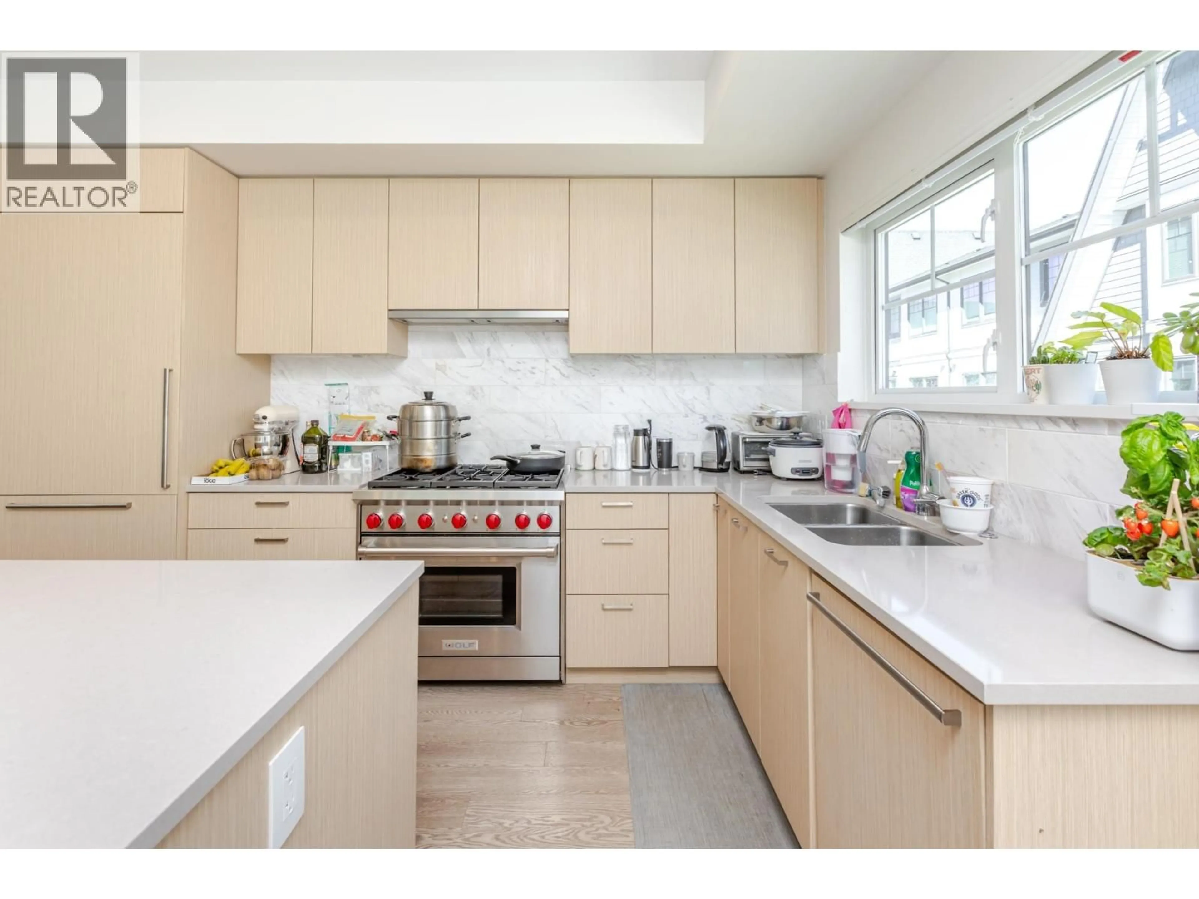 Contemporary kitchen, unknown for 50 - 19451 SUTTON AVENUE, Pitt Meadows British Columbia V3Y0G6
