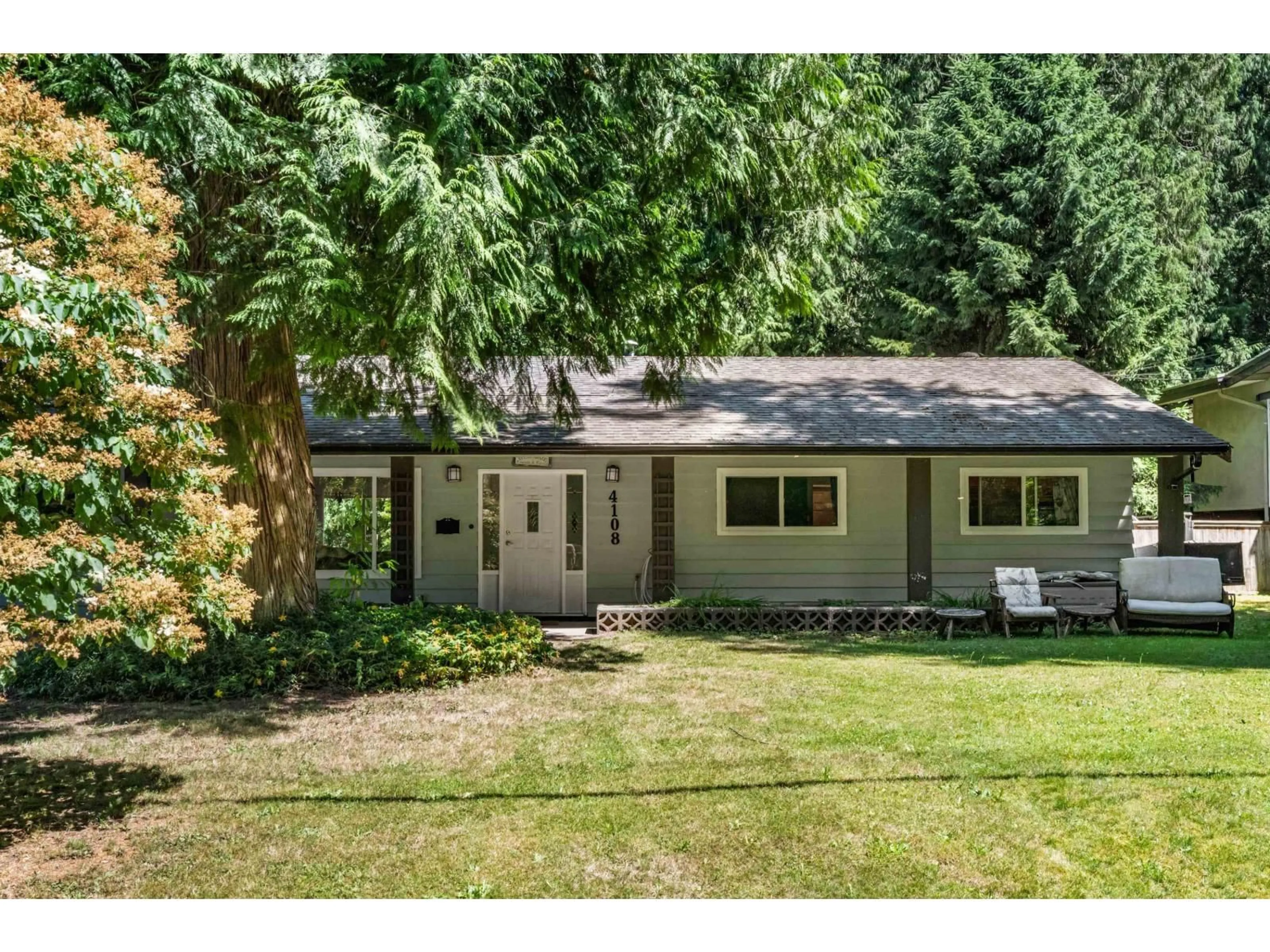 A pic from outside/outdoor area/front of a property/back of a property/a pic from drone, unknown for 4108 196 STREET, Langley British Columbia V3A1A1
