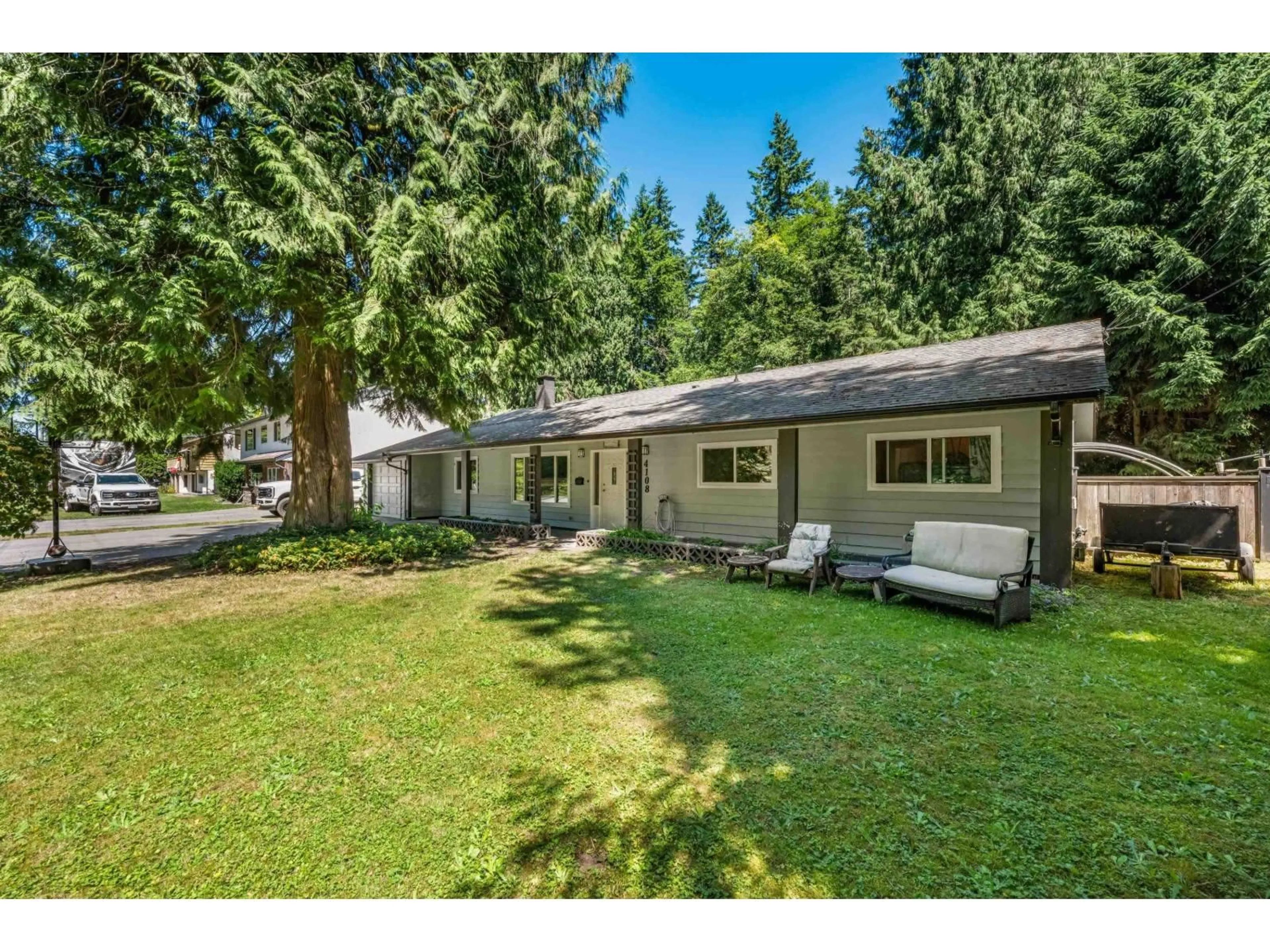 A pic from outside/outdoor area/front of a property/back of a property/a pic from drone, unknown for 4108 196 STREET, Langley British Columbia V3A1A1
