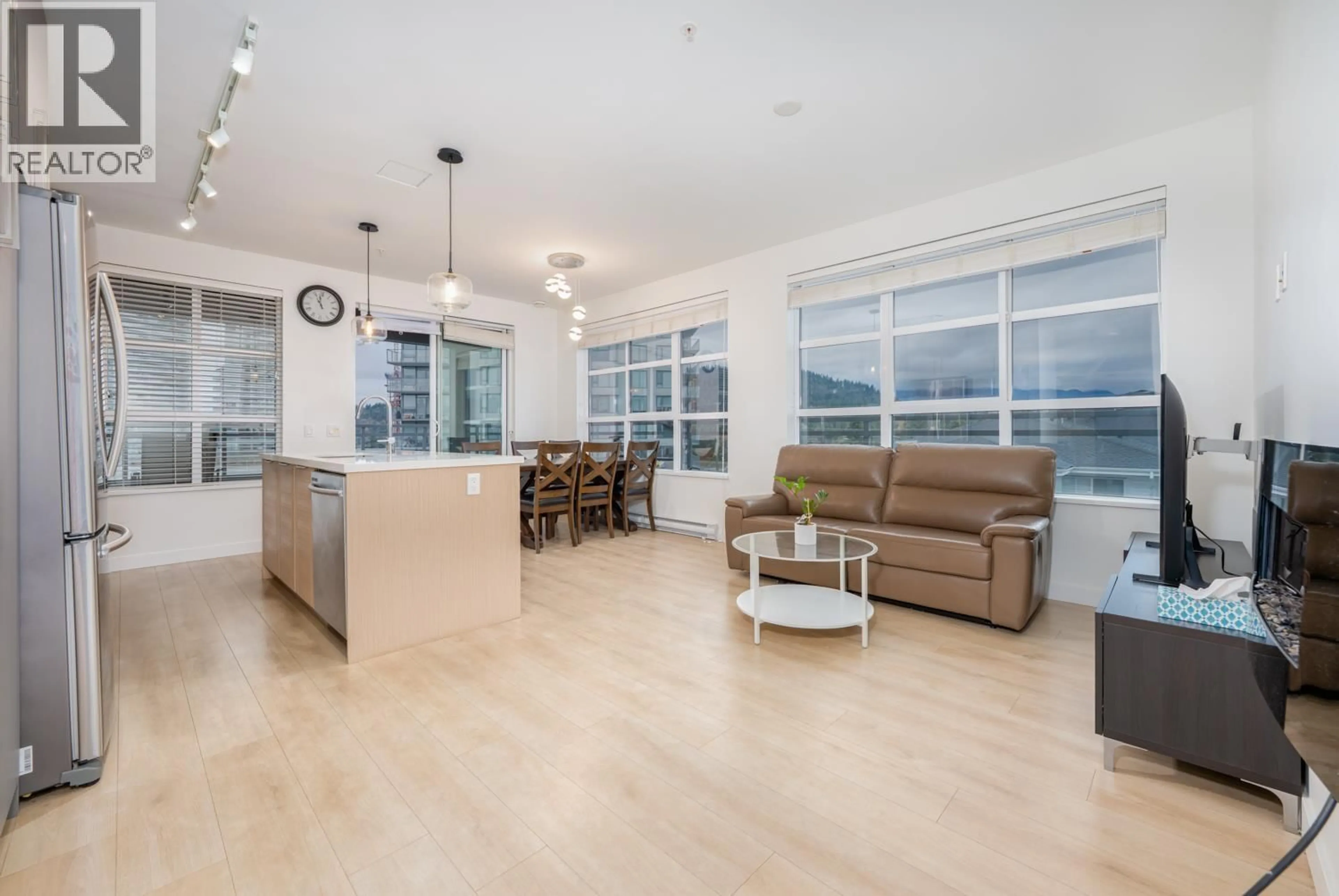 Living room with furniture, unknown for 509 - 603 REGAN AVENUE, Coquitlam British Columbia V3J0K2