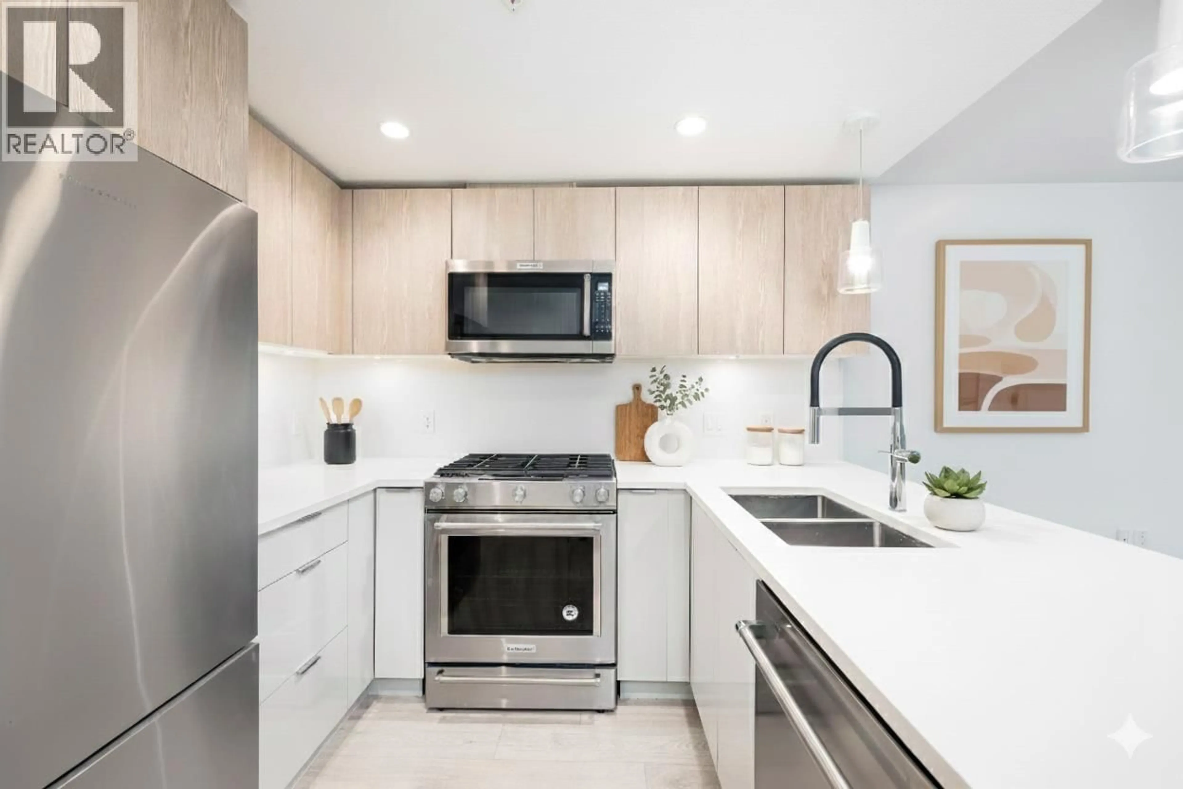 Unknown for 116 - 108 8TH STREET, North Vancouver British Columbia V7L0H1