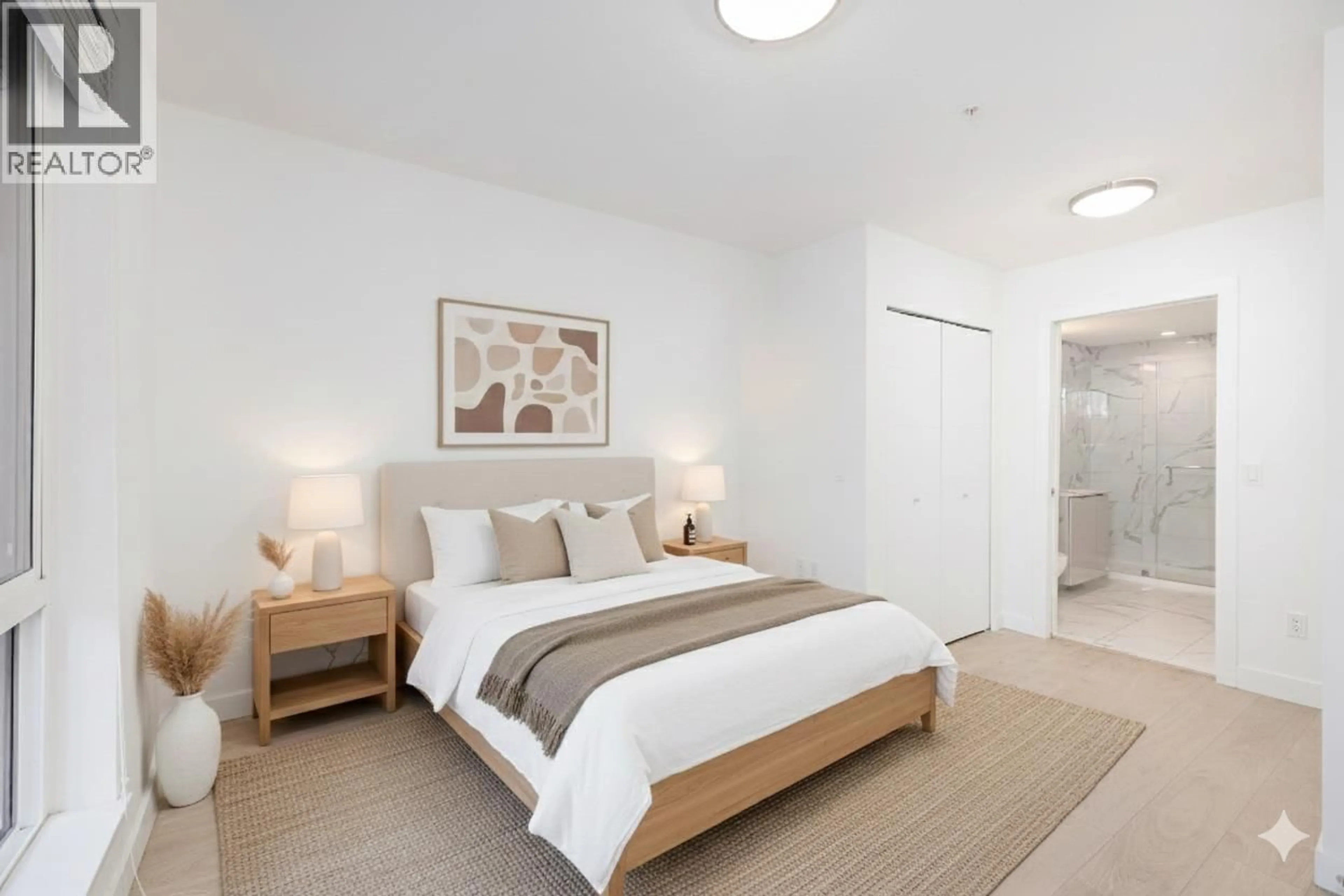 Bedroom with bed, unknown for 116 - 108 8TH STREET, North Vancouver British Columbia V7L0H1