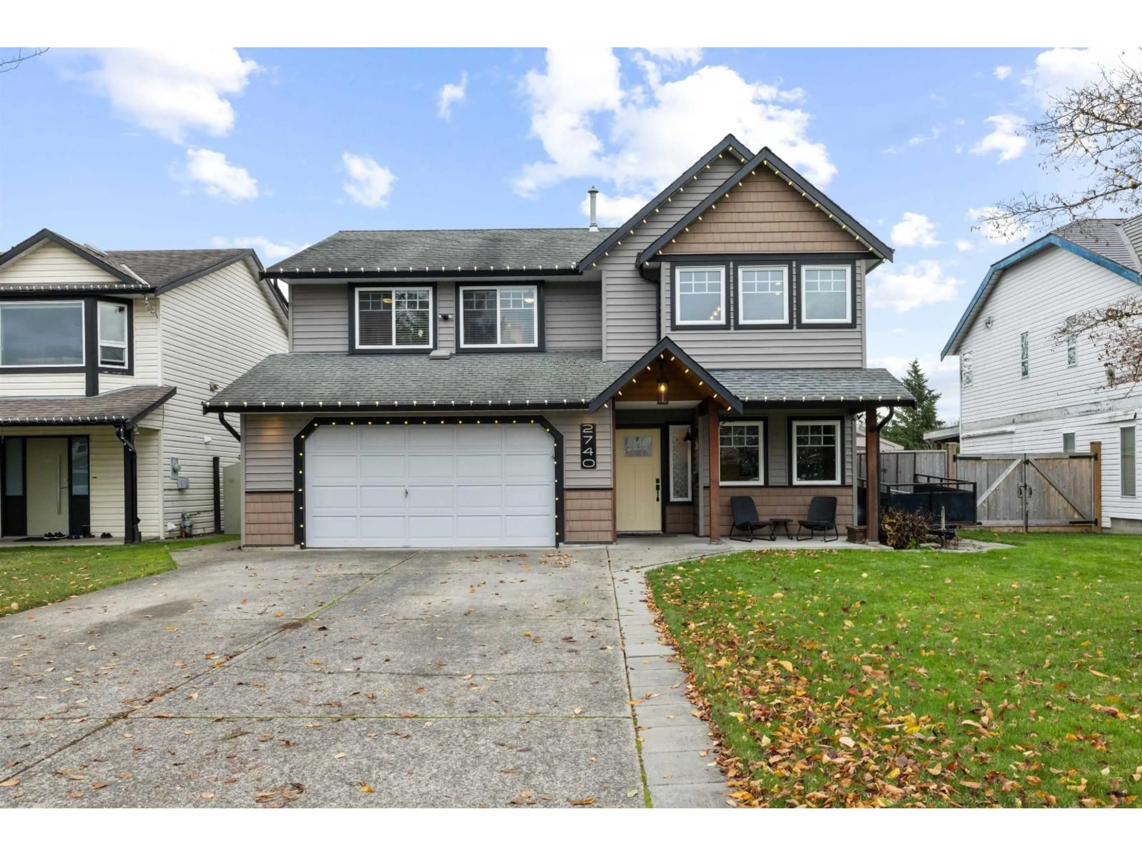 Home with vinyl exterior material, street for 2740 272B STREET, Langley British Columbia V4W3K1
