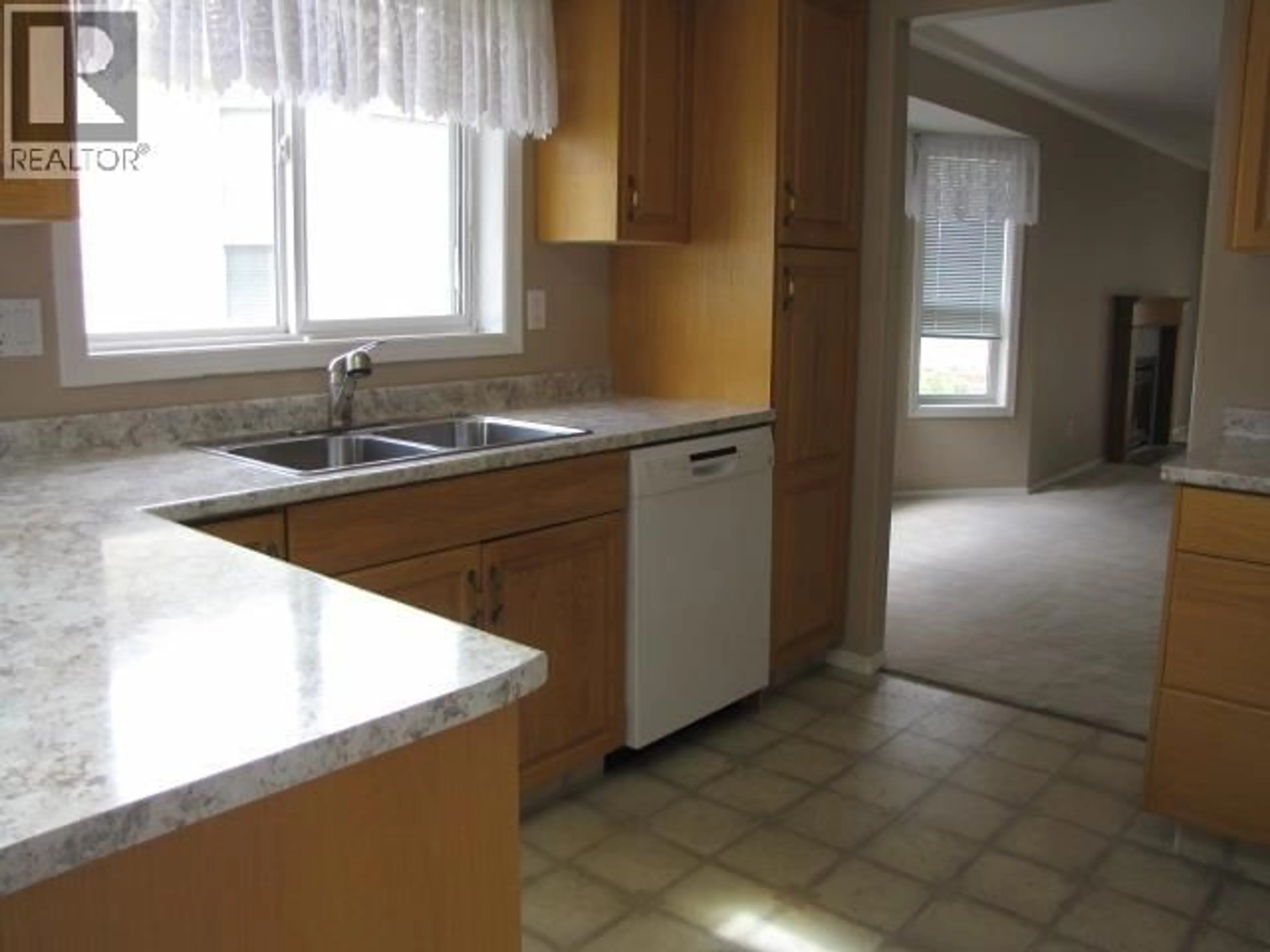 Standard kitchen, unknown for 56 - 500 WOTZKE DRIVE, Williams Lake British Columbia V2G4S9