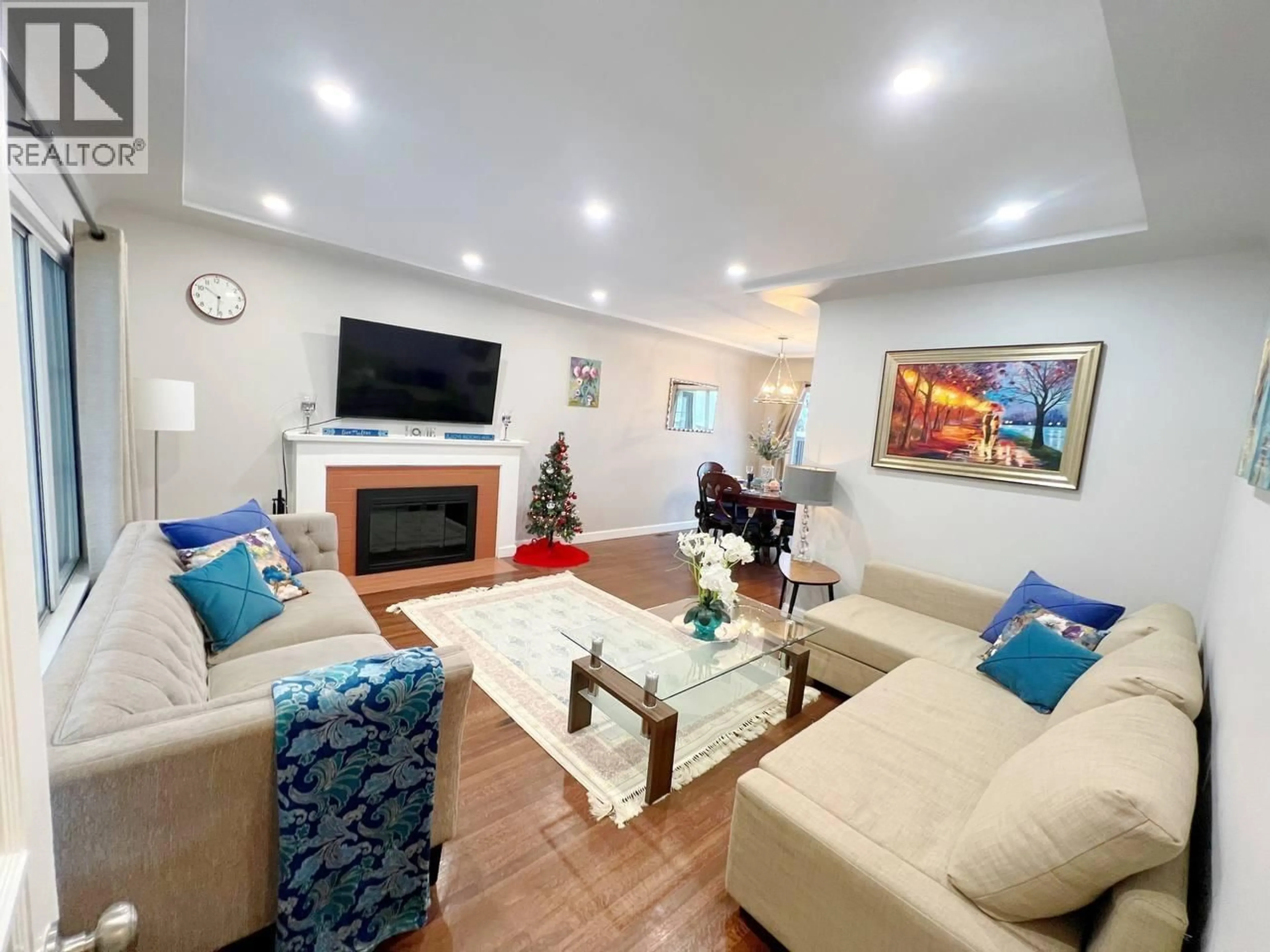 Living room with furniture, unknown for 515 QUEENS ROAD, North Vancouver British Columbia V7N2K9