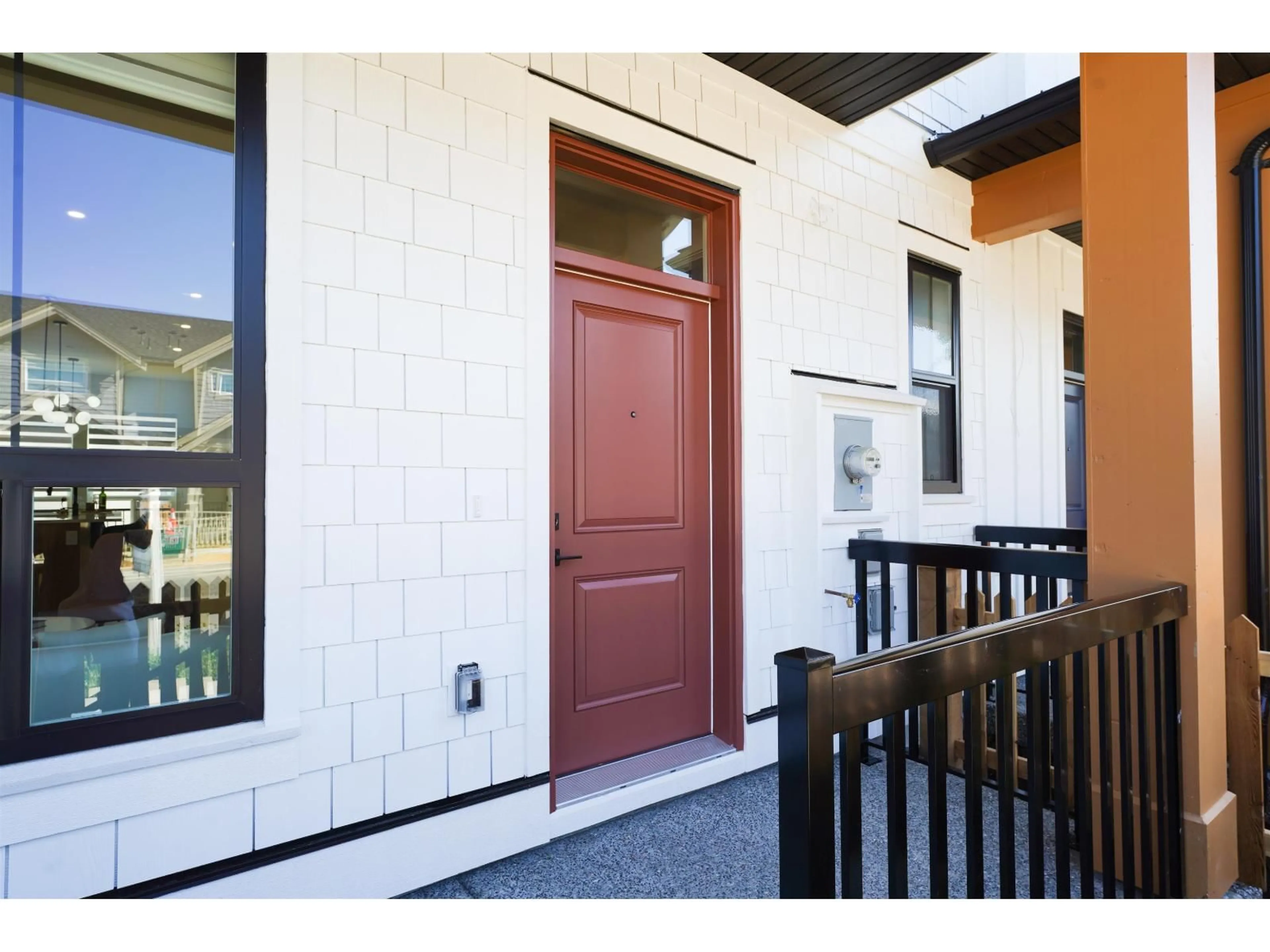 Indoor entryway for 20482 76 AVENUE, Langley British Columbia V3S2H2