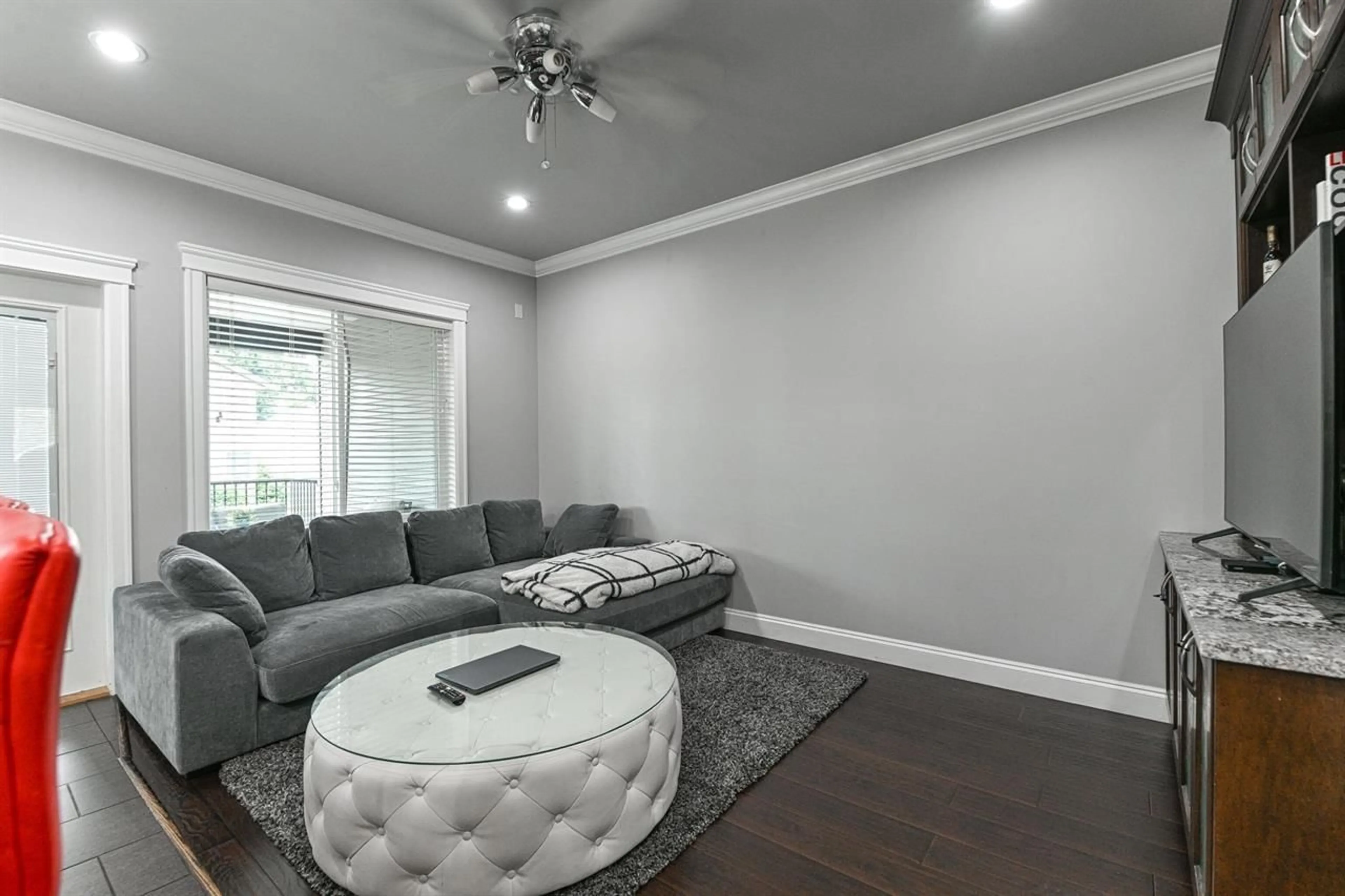 Living room with furniture, unknown for 7554 MURRAY STREET, Mission British Columbia V2V4B1