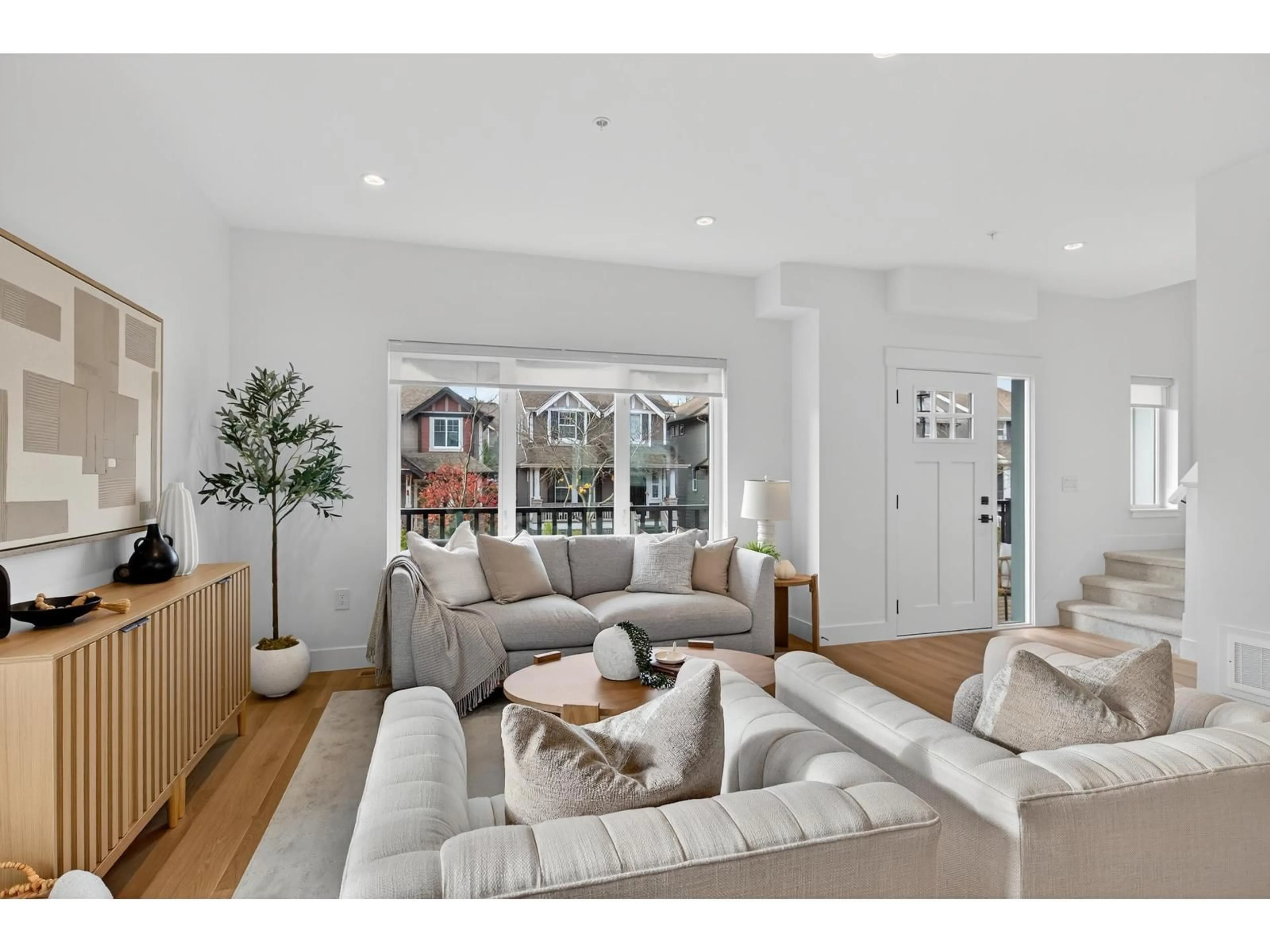 Living room with furniture, unknown for 5 - 6828 208A STREET, Langley British Columbia V2Y2R7