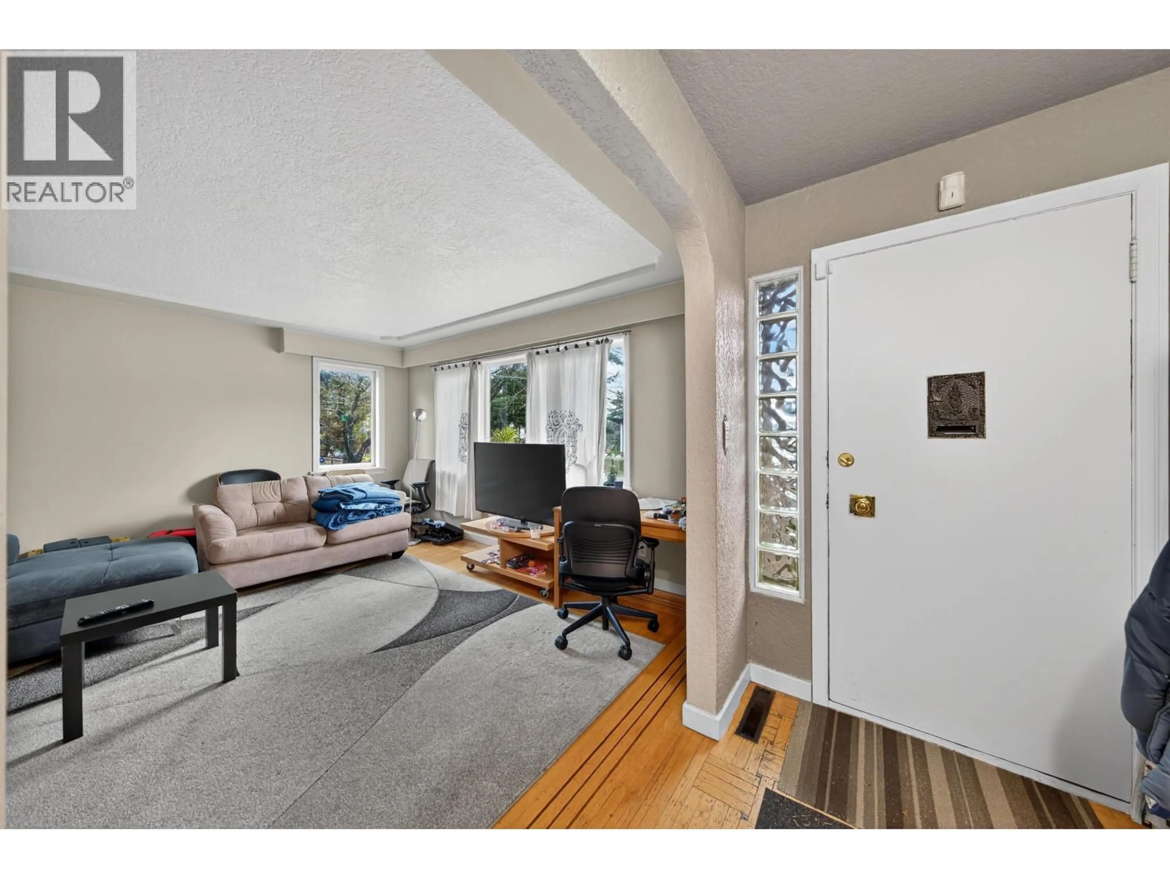 Unknown for 5765 QUEBEC STREET, Vancouver British Columbia V5W2N7