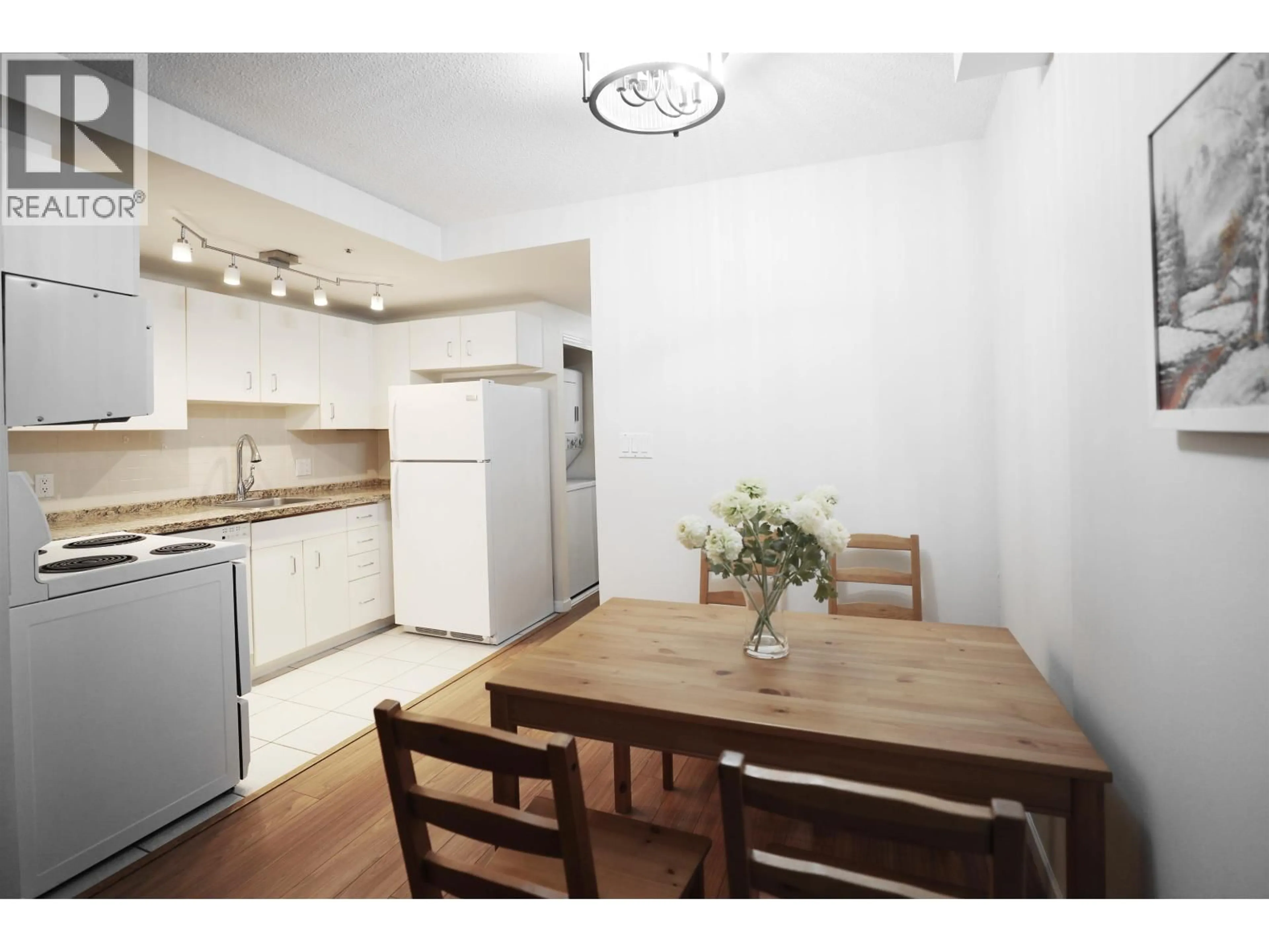 Standard kitchen, wood/laminate floor for 807 - 555 JERVIS STREET, Vancouver British Columbia V6E4N1