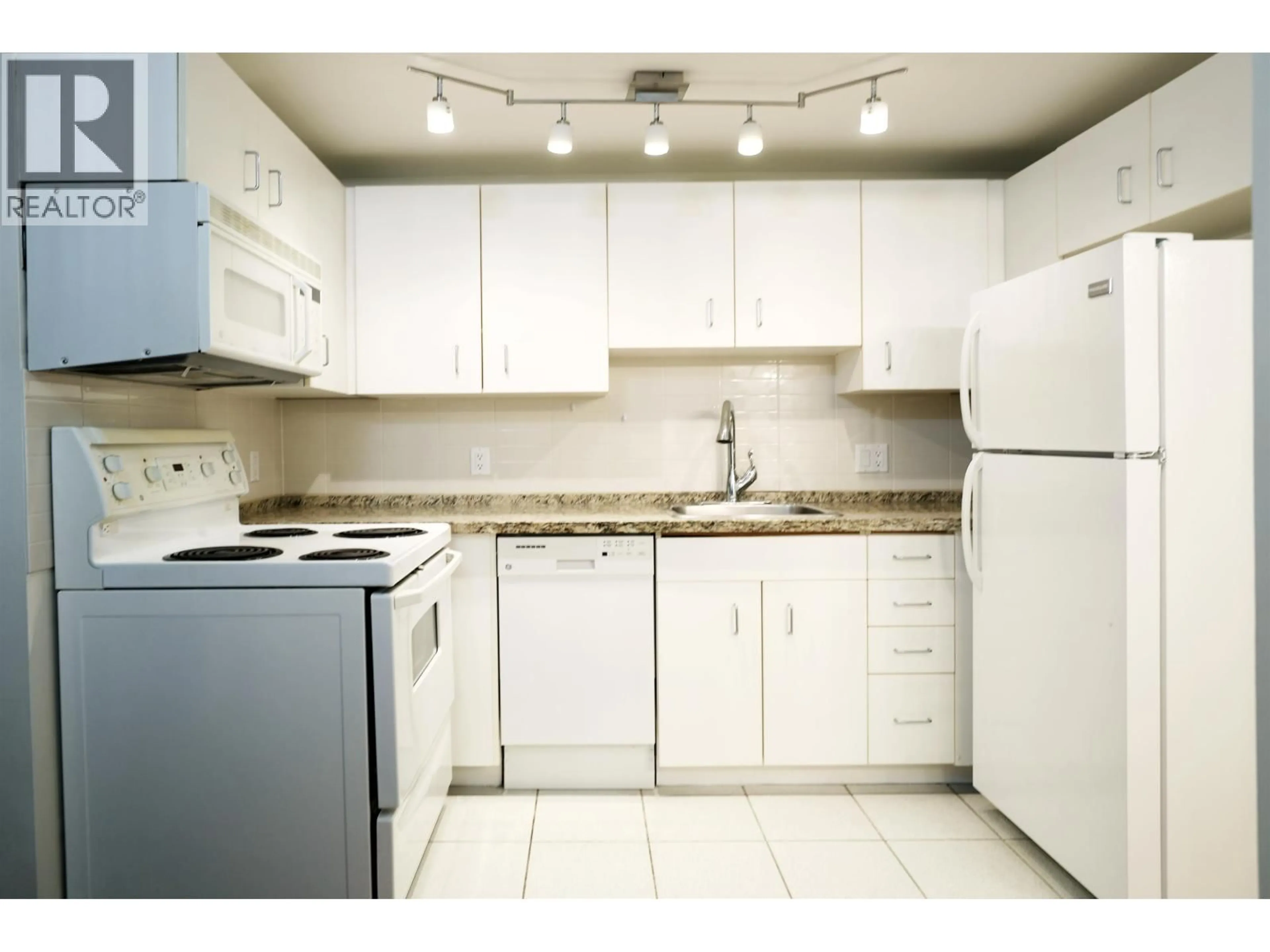 Standard kitchen, unknown for 807 - 555 JERVIS STREET, Vancouver British Columbia V6E4N1