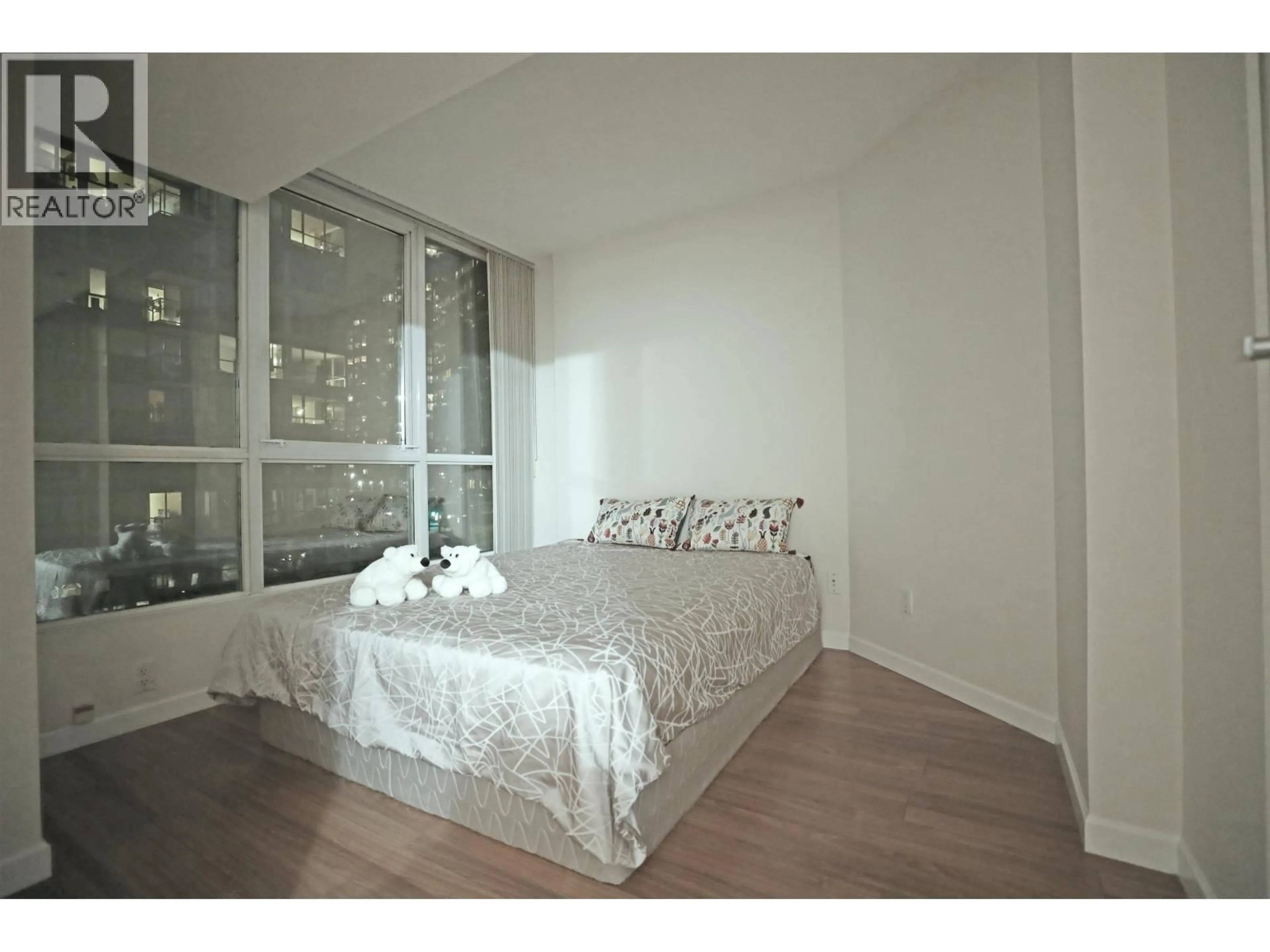 Bedroom with bed, unknown for 807 - 555 JERVIS STREET, Vancouver British Columbia V6E4N1