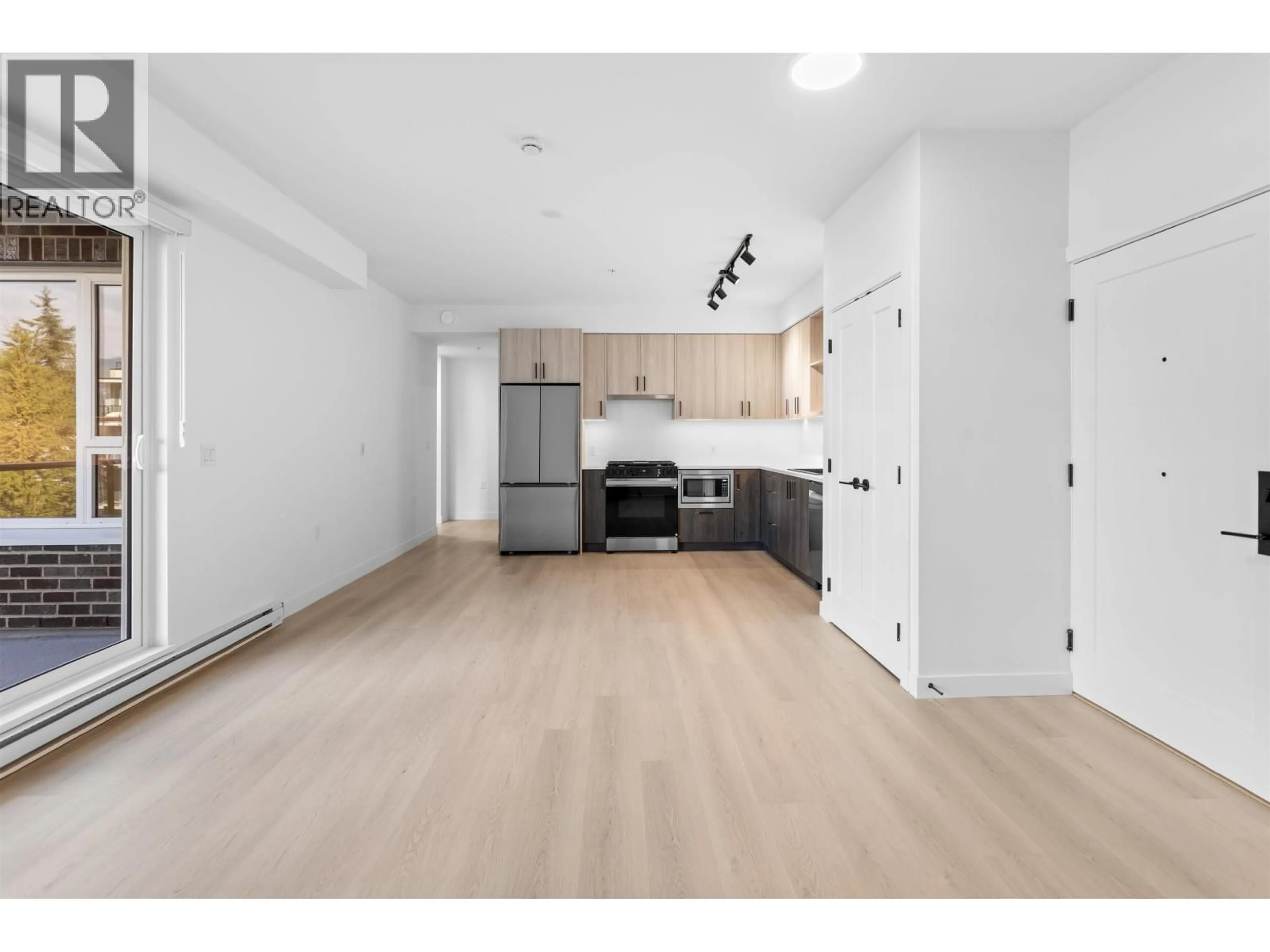 Unknown for 221 - 2002 ST. GEORGE STREET, Port Moody British Columbia V3H2E6