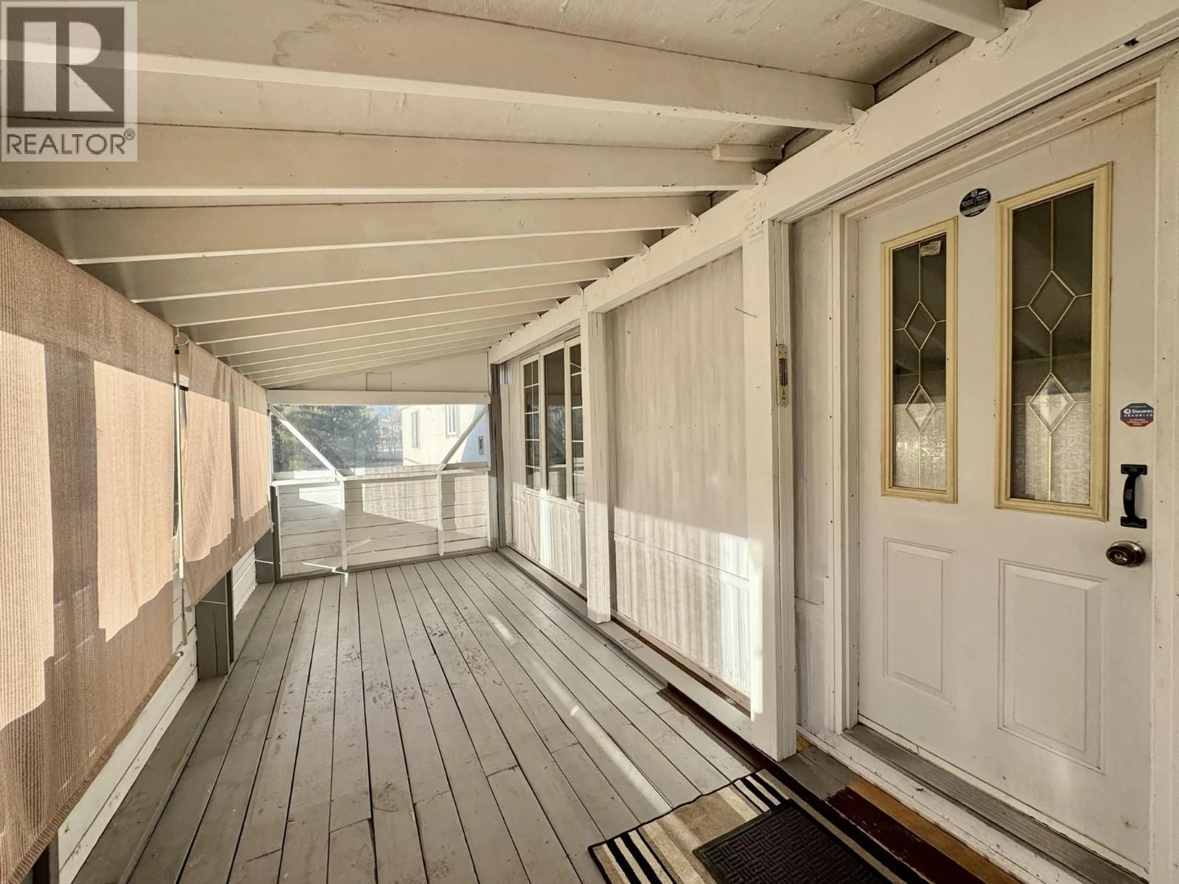 Indoor foyer for 5563 103 MILE LAKE ROAD, 103 Mile House British Columbia V0K2E1