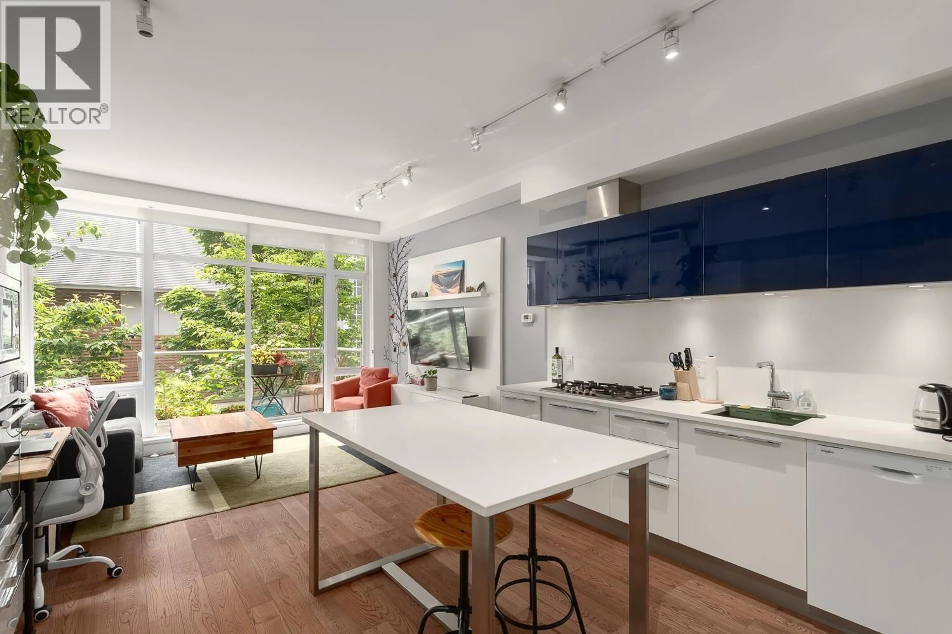 Open concept kitchen, unknown for 227 - 108 1ST AVENUE, Vancouver British Columbia V5T0E3