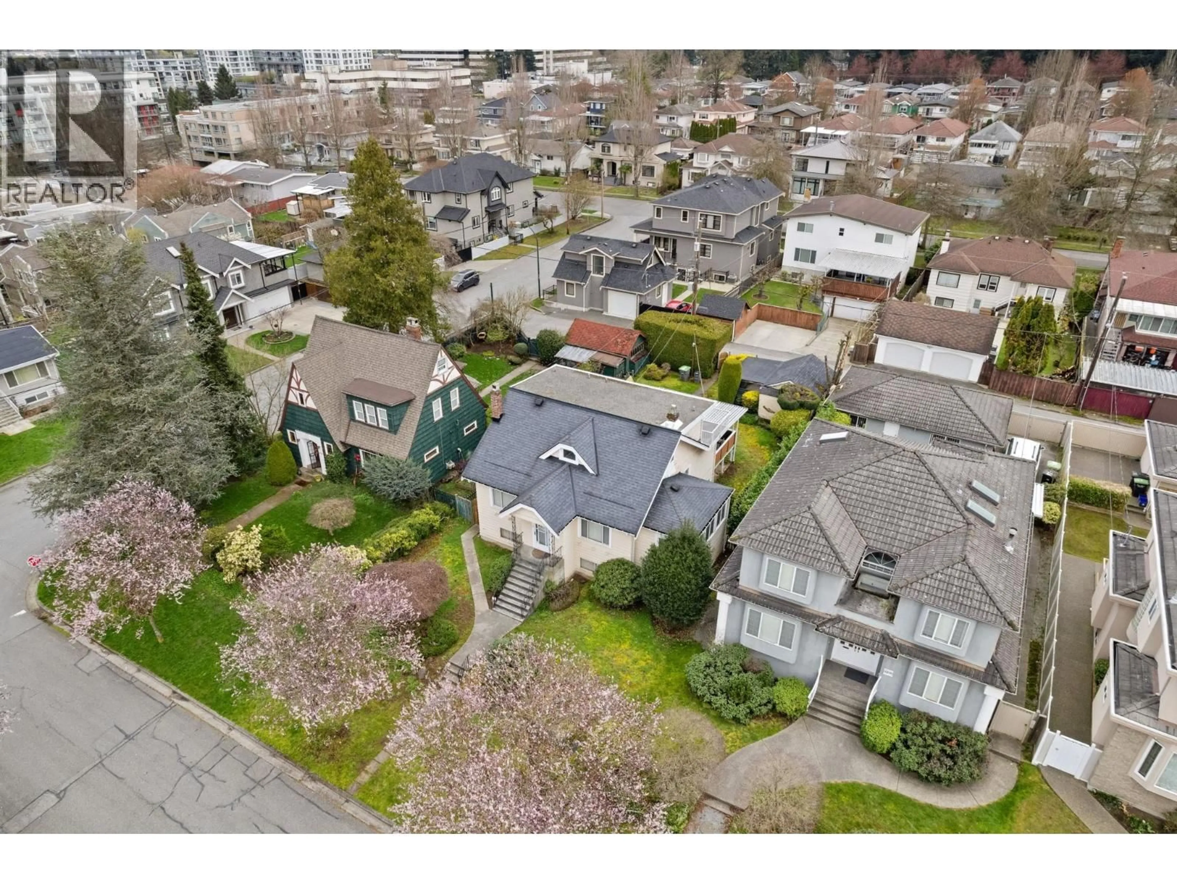 A pic from outside/outdoor area/front of a property/back of a property/a pic from drone, street for 5878 ARLINGTON STREET, Vancouver British Columbia V5R4N3