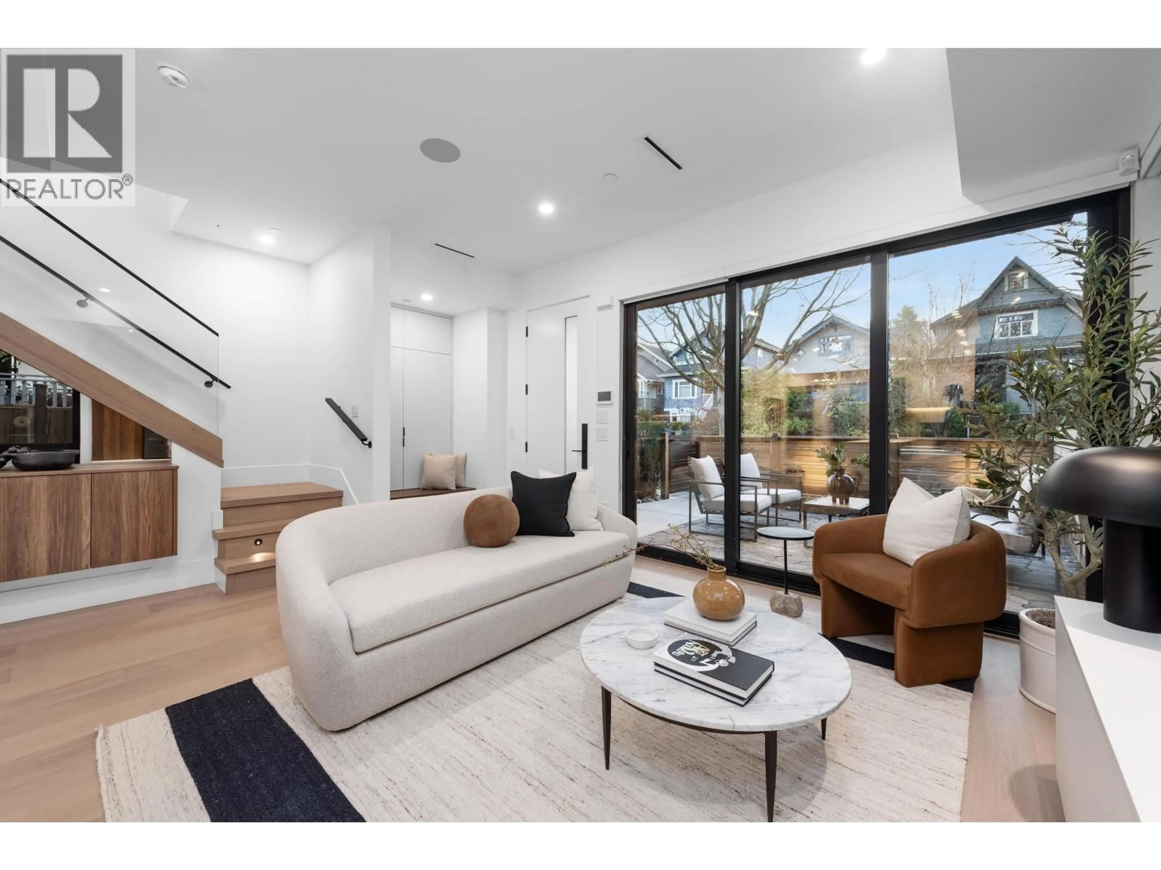 Living room with furniture, unknown for 2 - 275 17TH AVENUE, Vancouver British Columbia V5Y1Z9