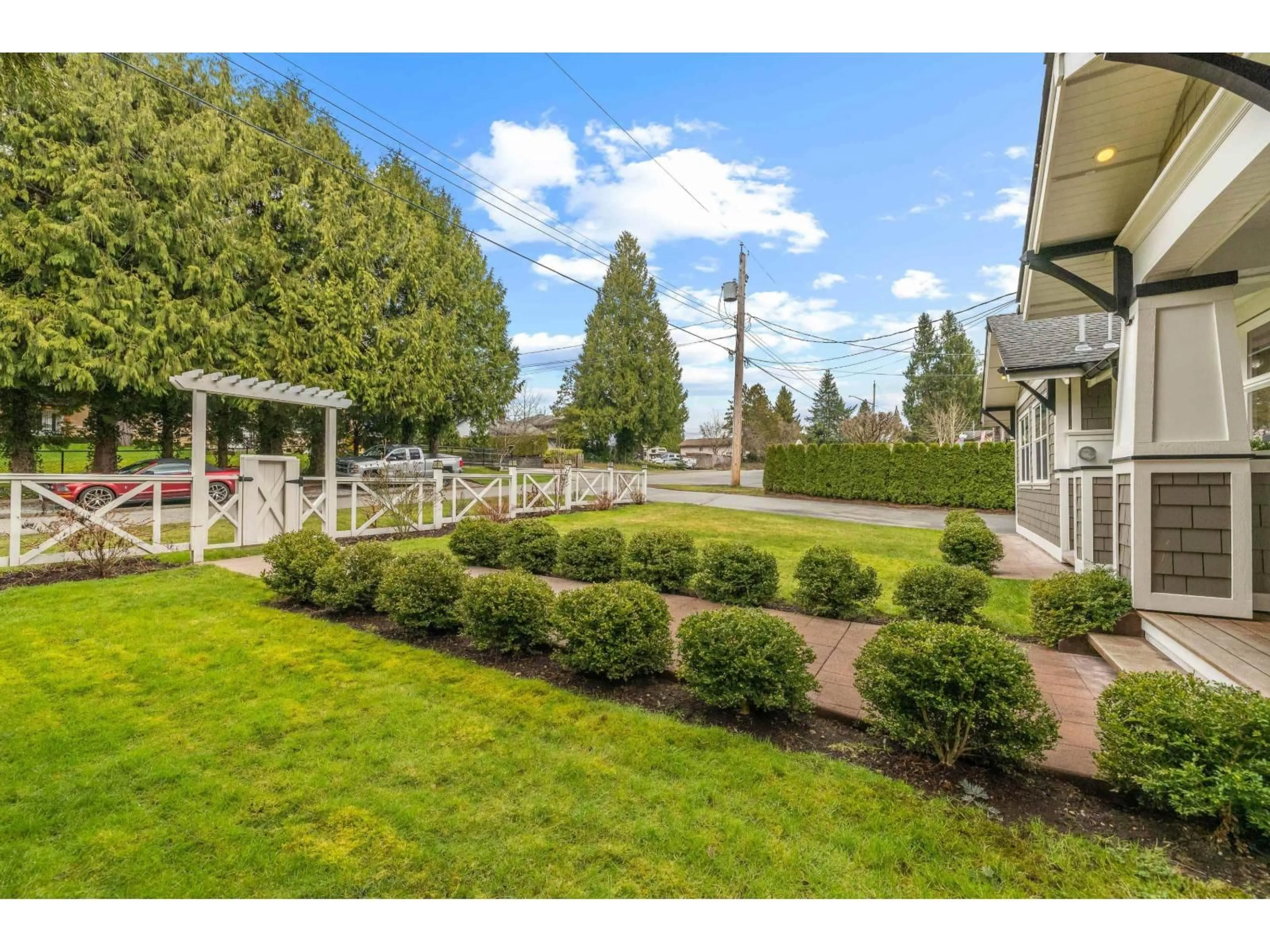 A pic from outside/outdoor area/front of a property/back of a property/a pic from drone, unknown for 20492 43 AVENUE, Langley British Columbia V3A3C2