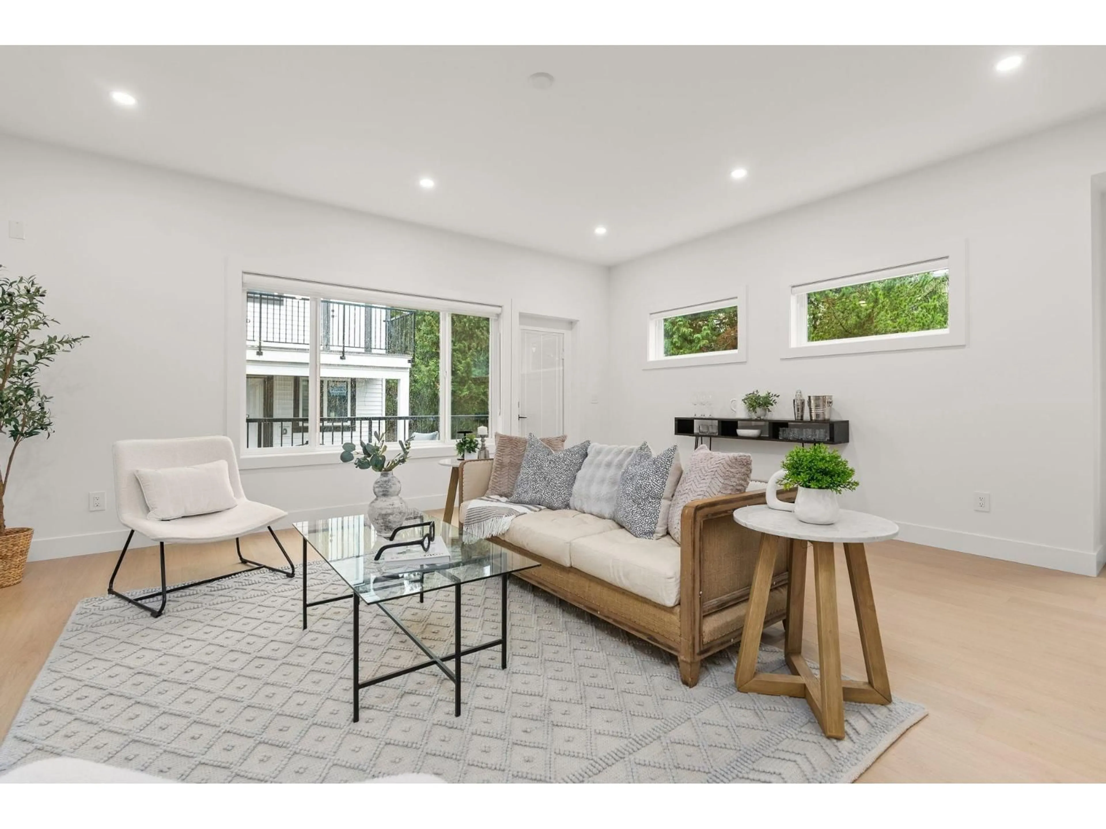 Living room with furniture, unknown for 3 - 2531 PARK DRIVE, Abbotsford British Columbia V2S4C5