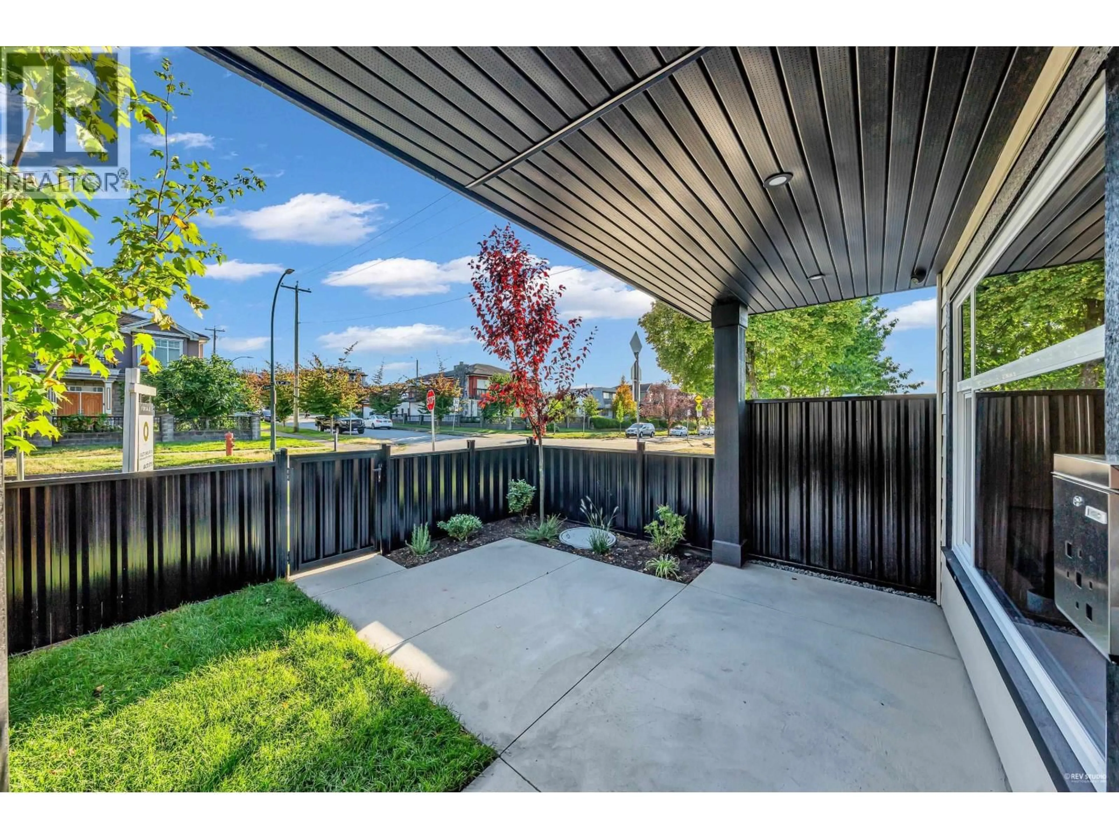 Patio, street for 1 - 2705 3RD AVENUE, Vancouver British Columbia V5M1H3