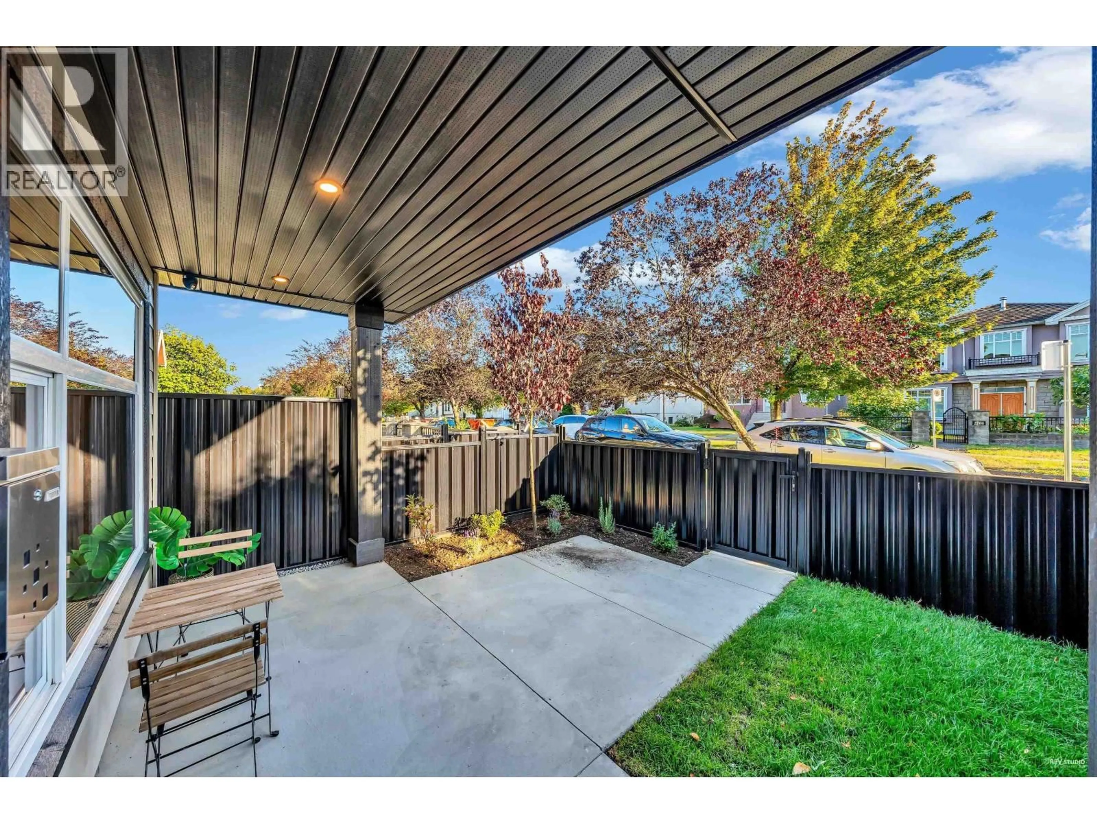 Patio, street for 2 - 2705 3RD AVENUE, Vancouver British Columbia V5M1H3