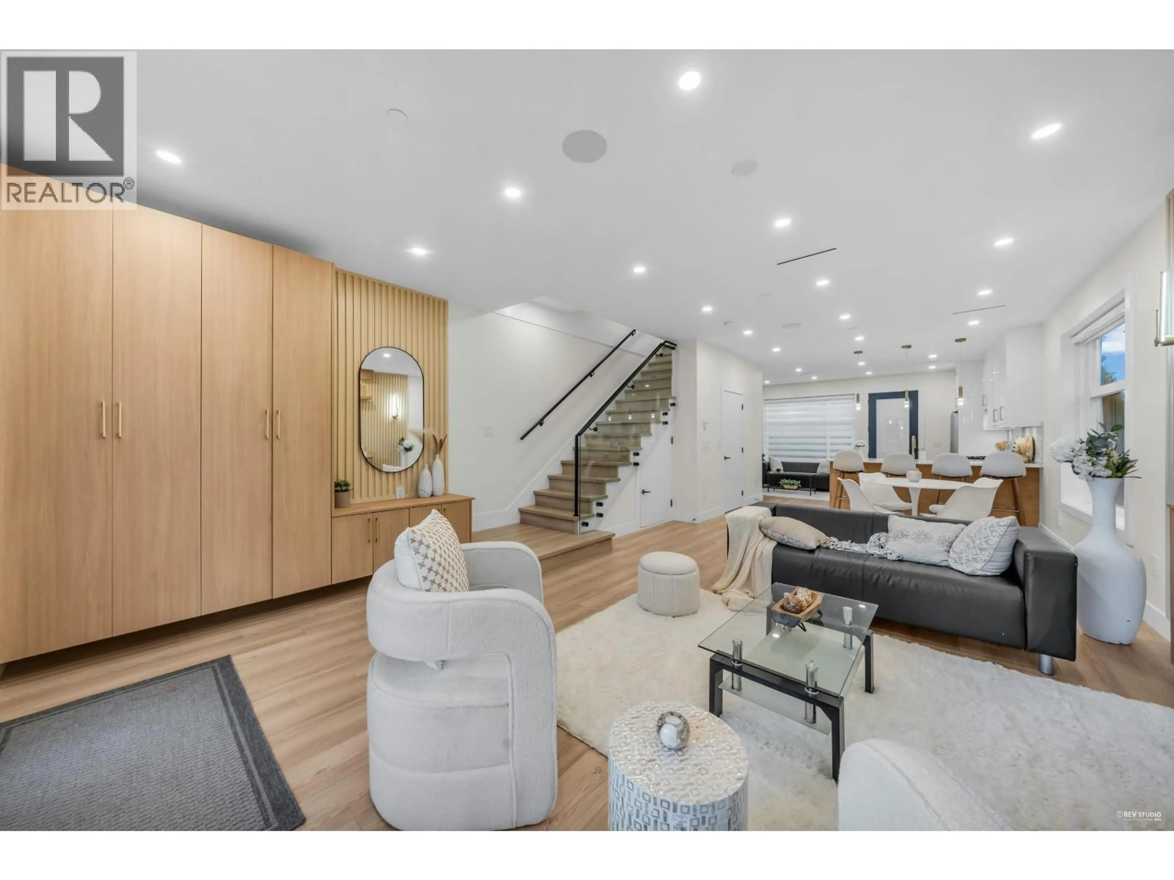 Unknown for 2 - 2705 3RD AVENUE, Vancouver British Columbia V5M1H3