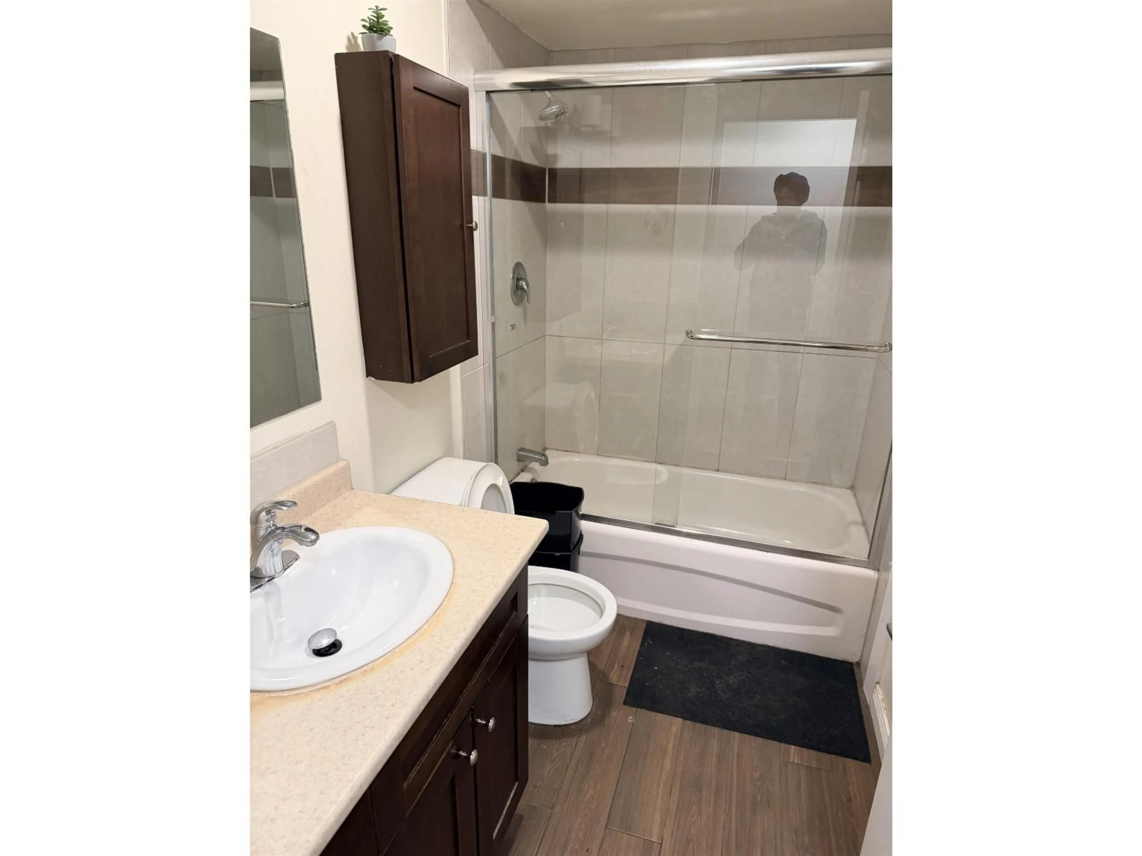Standard bathroom, ceramic/tile floor for 121 - 7468 138 STREET, Surrey British Columbia V3W6G4