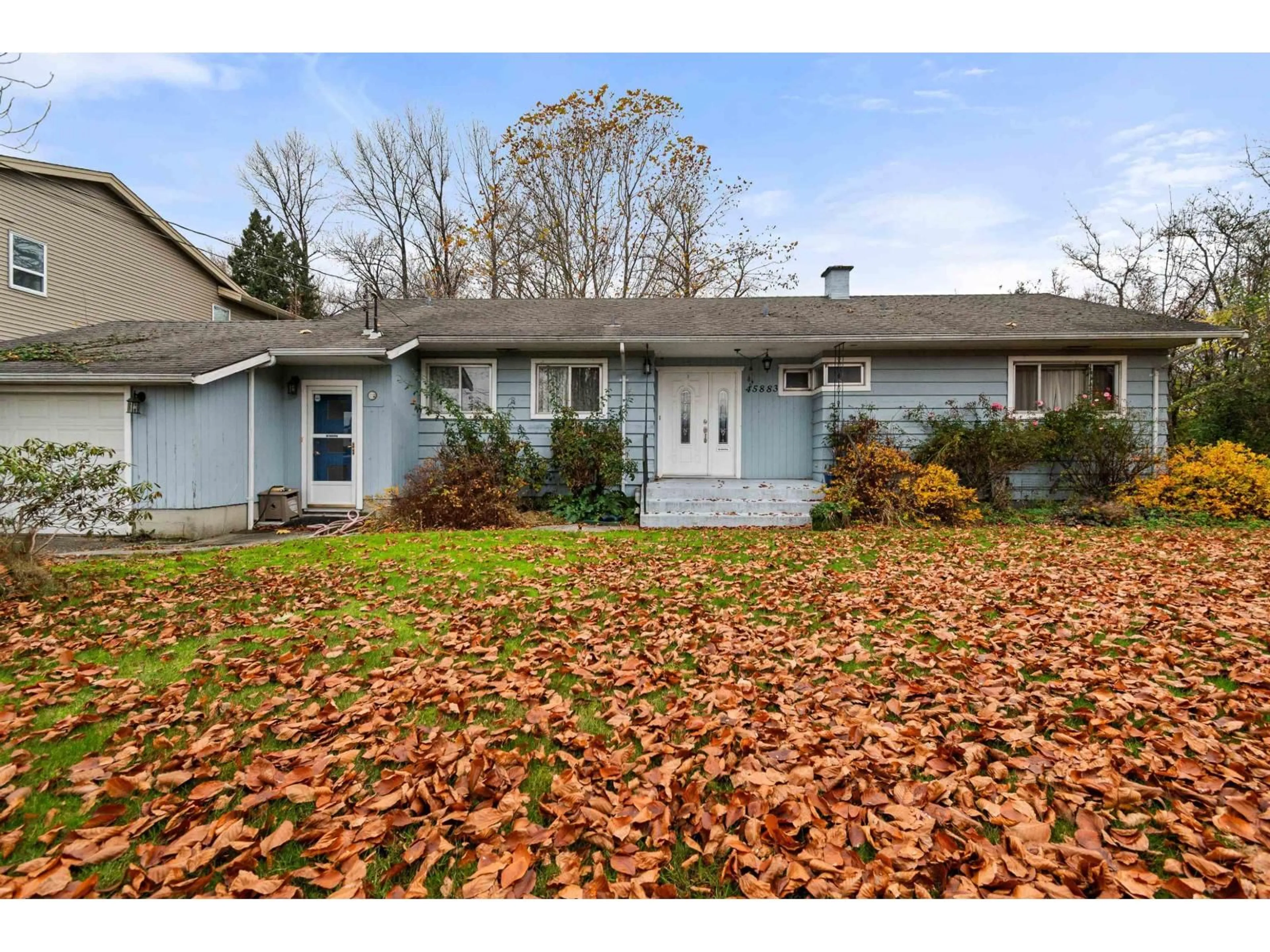 Home with vinyl exterior material, street for 45883 BERKELEY AVENUE, Chilliwack British Columbia V2P3N1