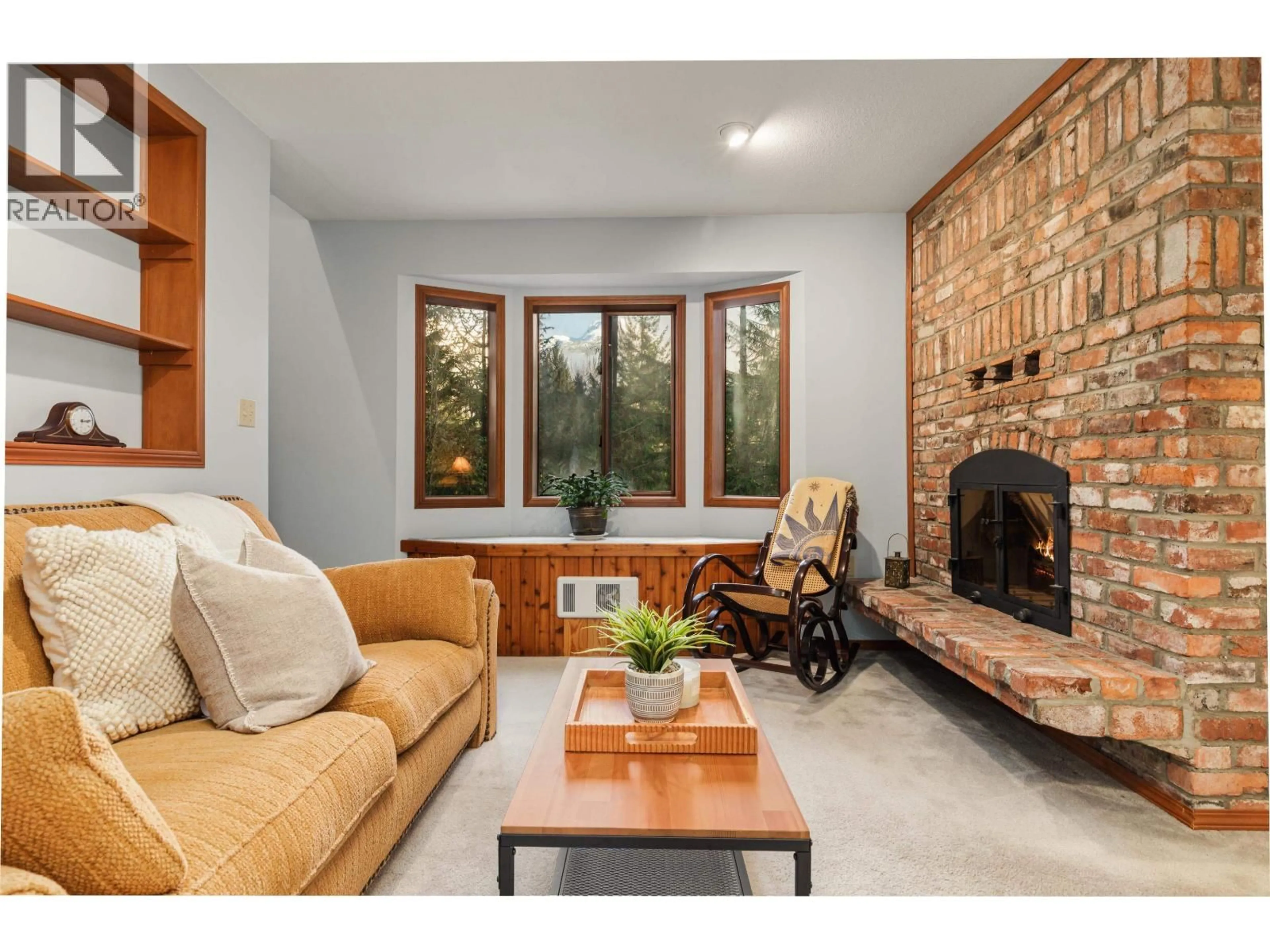 Living room with furniture, unknown for 9249 PINETREE LANE, Whistler British Columbia V8E0G5