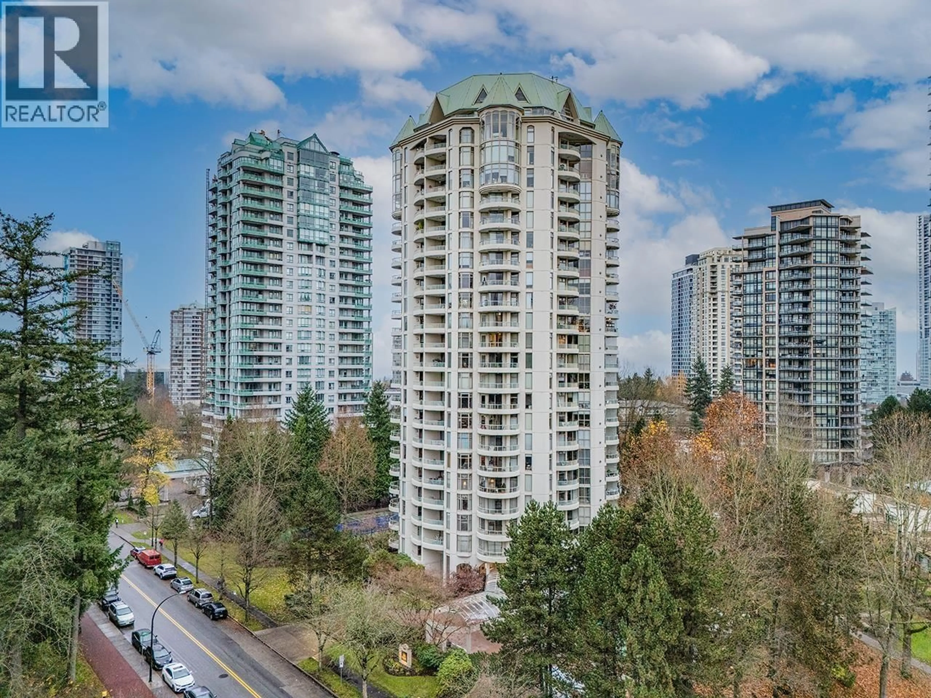 A pic from outside/outdoor area/front of a property/back of a property/a pic from drone, city buildings view from balcony for 2302 - 6188 PATTERSON AVENUE, Burnaby British Columbia V5H2N1