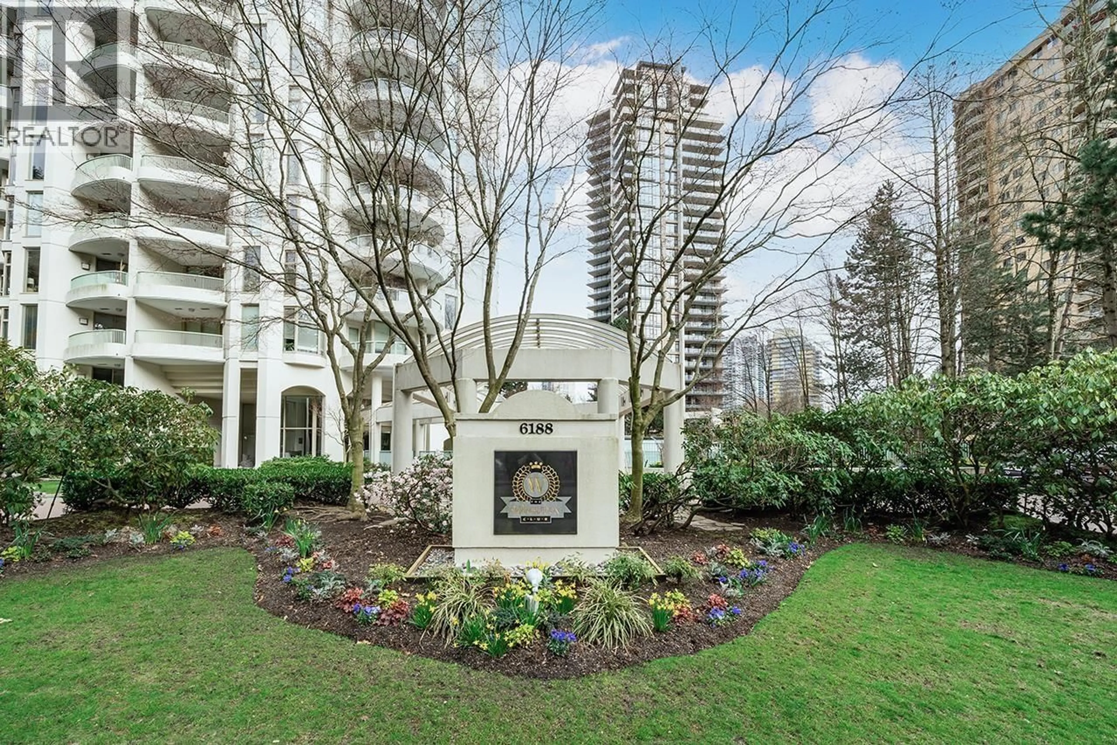 Patio, street for 2302 - 6188 PATTERSON AVENUE, Burnaby British Columbia V5H2N1