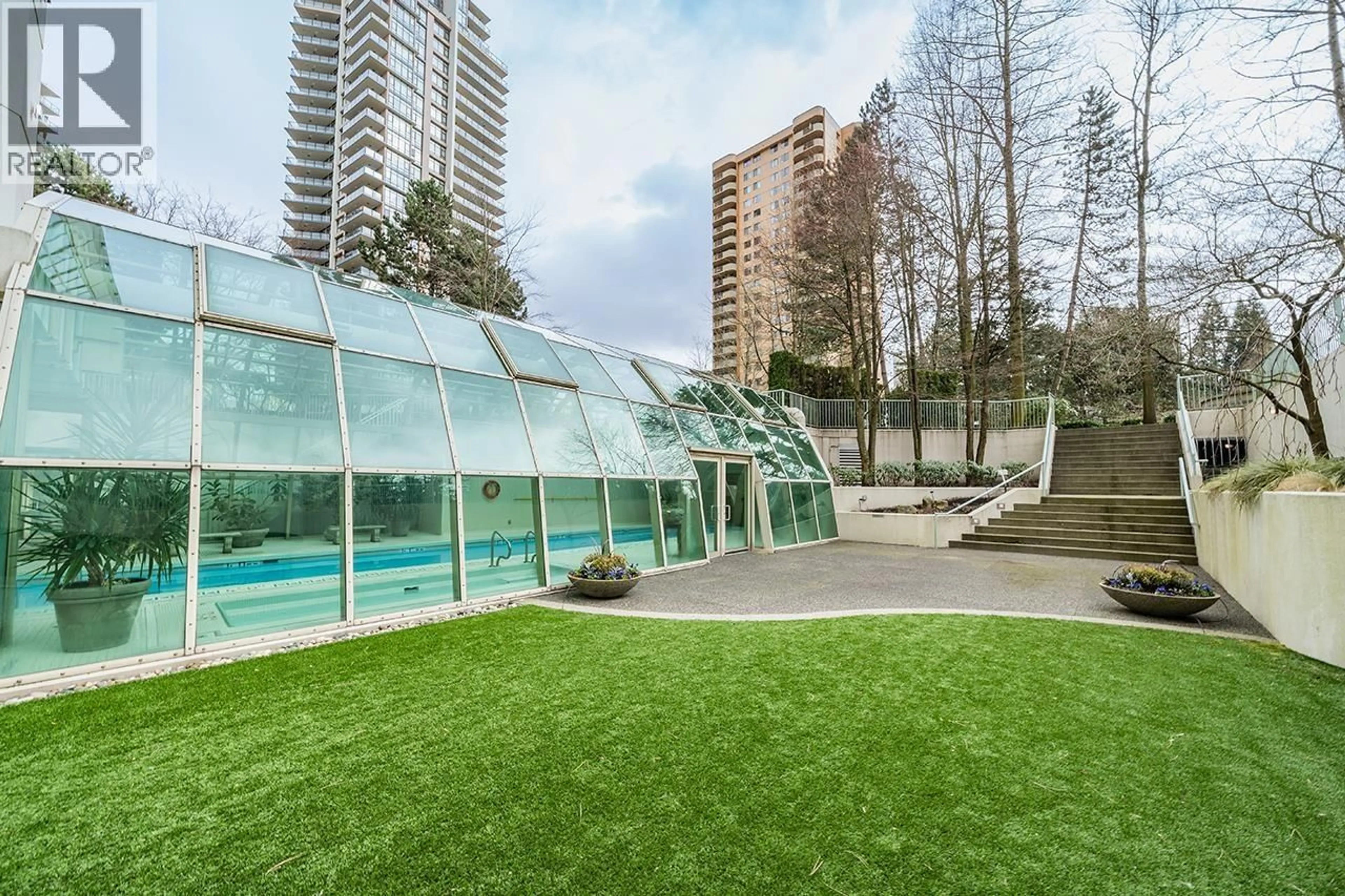 Patio, unknown for 2302 - 6188 PATTERSON AVENUE, Burnaby British Columbia V5H2N1