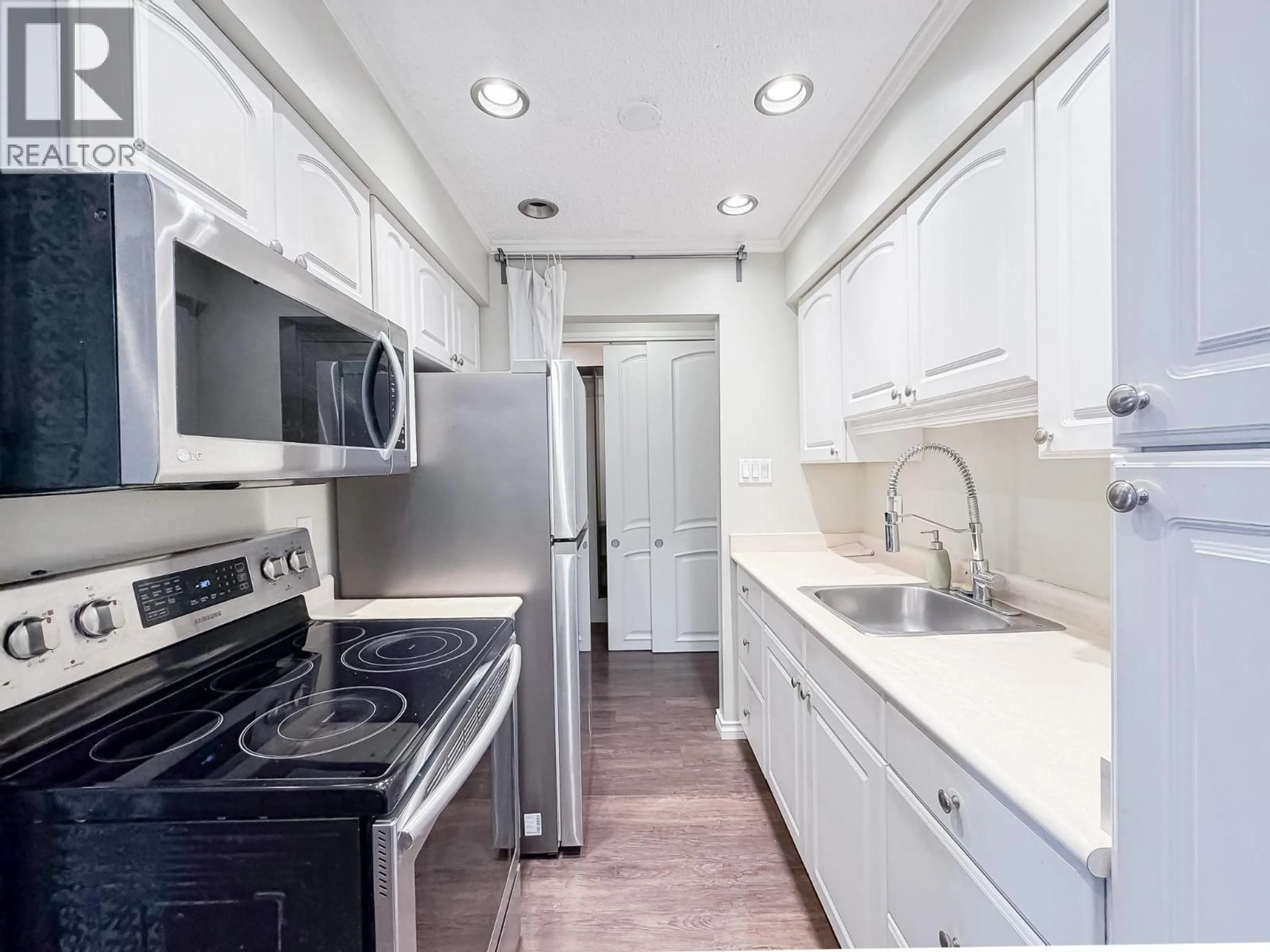 Standard kitchen, unknown for 211 - 910 FIFTH AVENUE, New Westminster British Columbia V3M1Y2