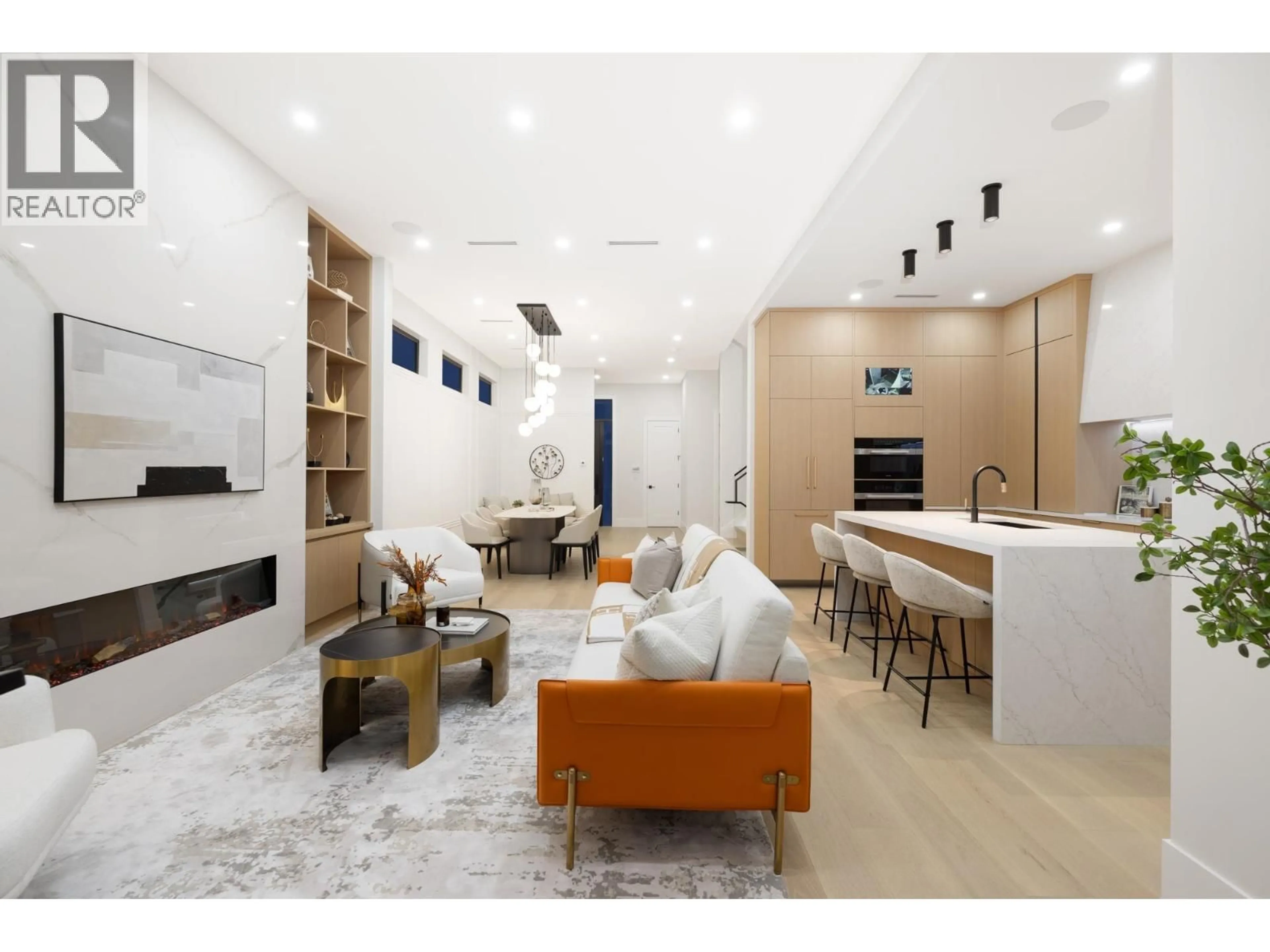 Unknown for 131 GROSVENOR AVENUE, Burnaby British Columbia V5B3N7