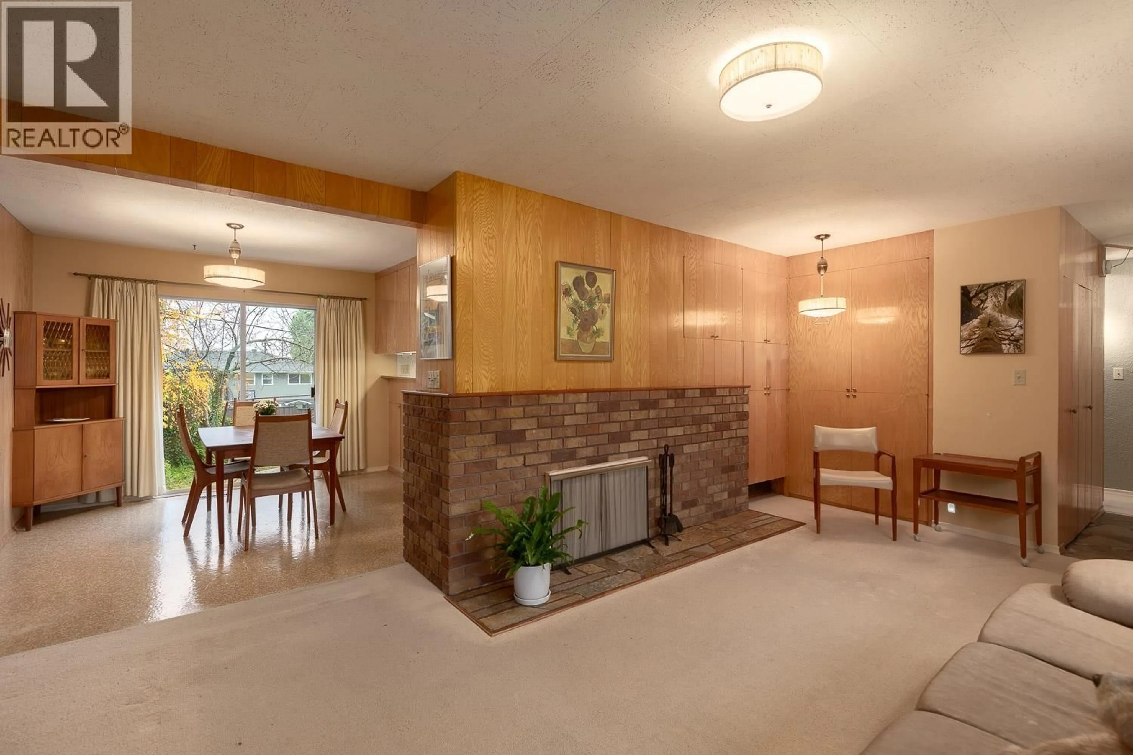 Living room with furniture, unknown for 6390 WINCH STREET, Burnaby British Columbia V5B2L3