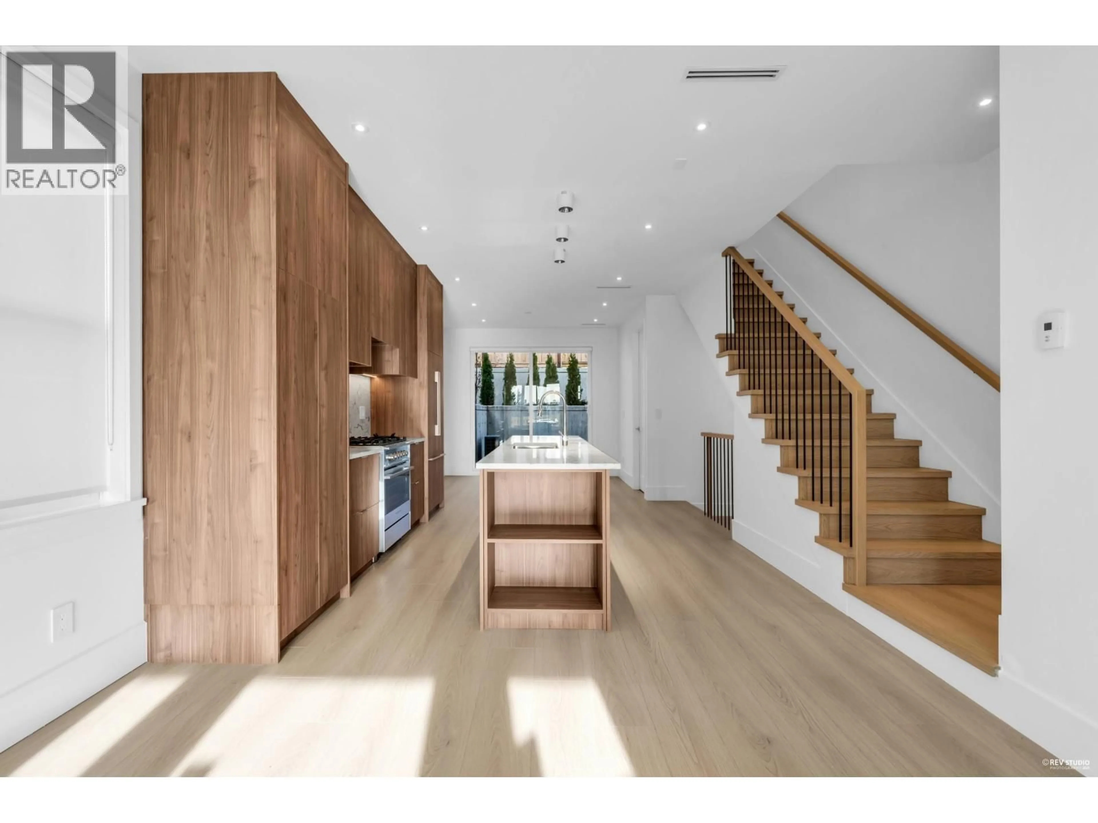 Open concept kitchen, wood/laminate floor for 3 - 1125 CARTIER AVENUE, Coquitlam British Columbia V3K2C1