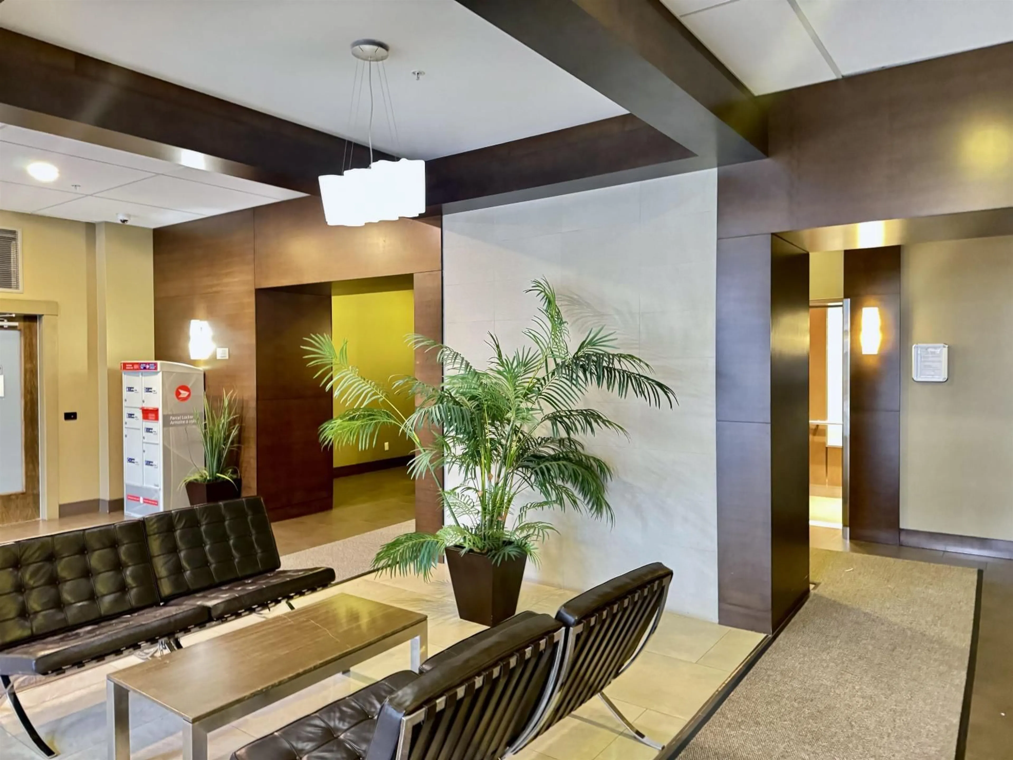 Lobby for 1609 - 13399 104TH AVENUE, Surrey British Columbia V3T0C9