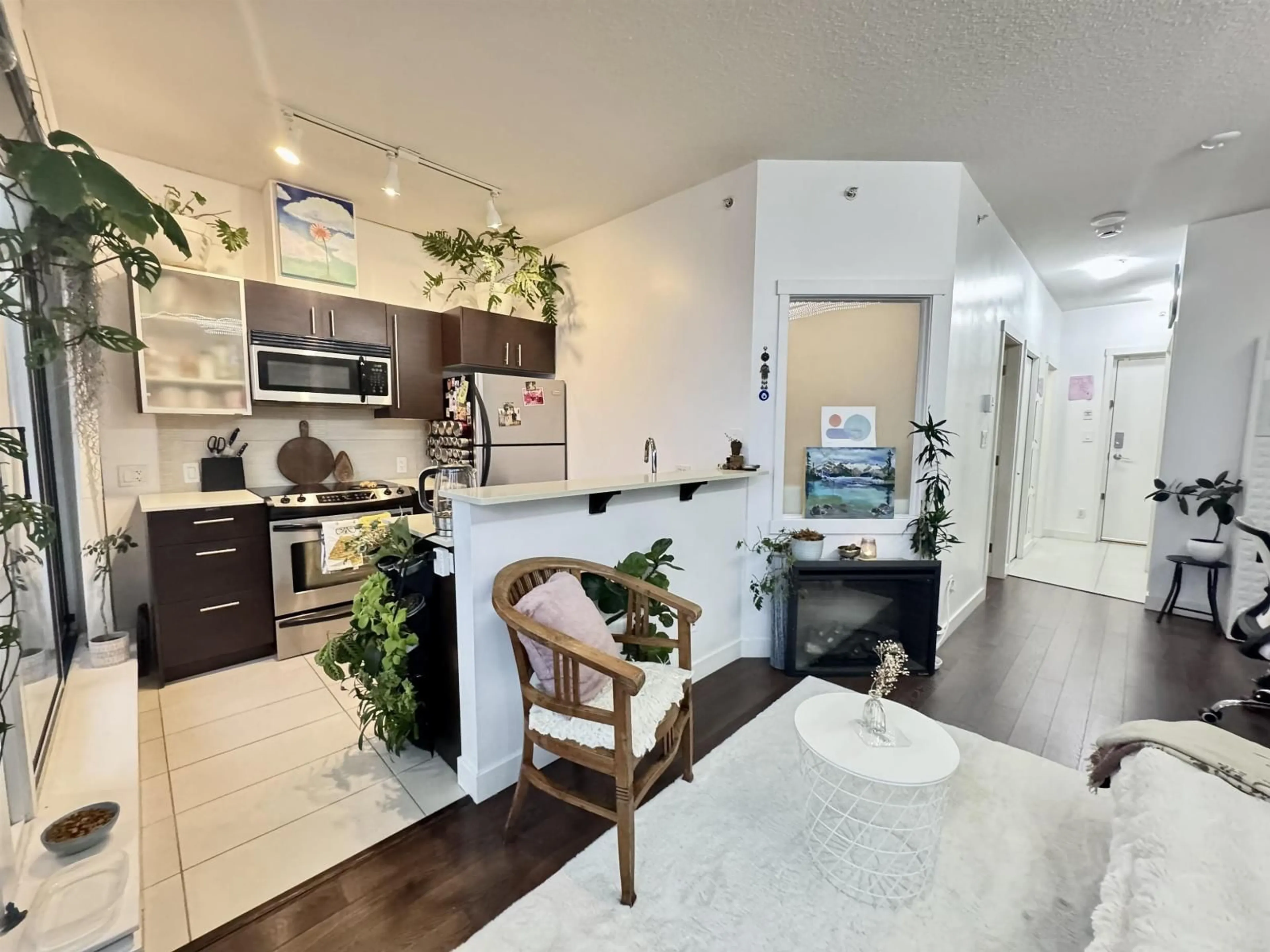 Open concept kitchen, unknown for 1609 - 13399 104TH AVENUE, Surrey British Columbia V3T0C9