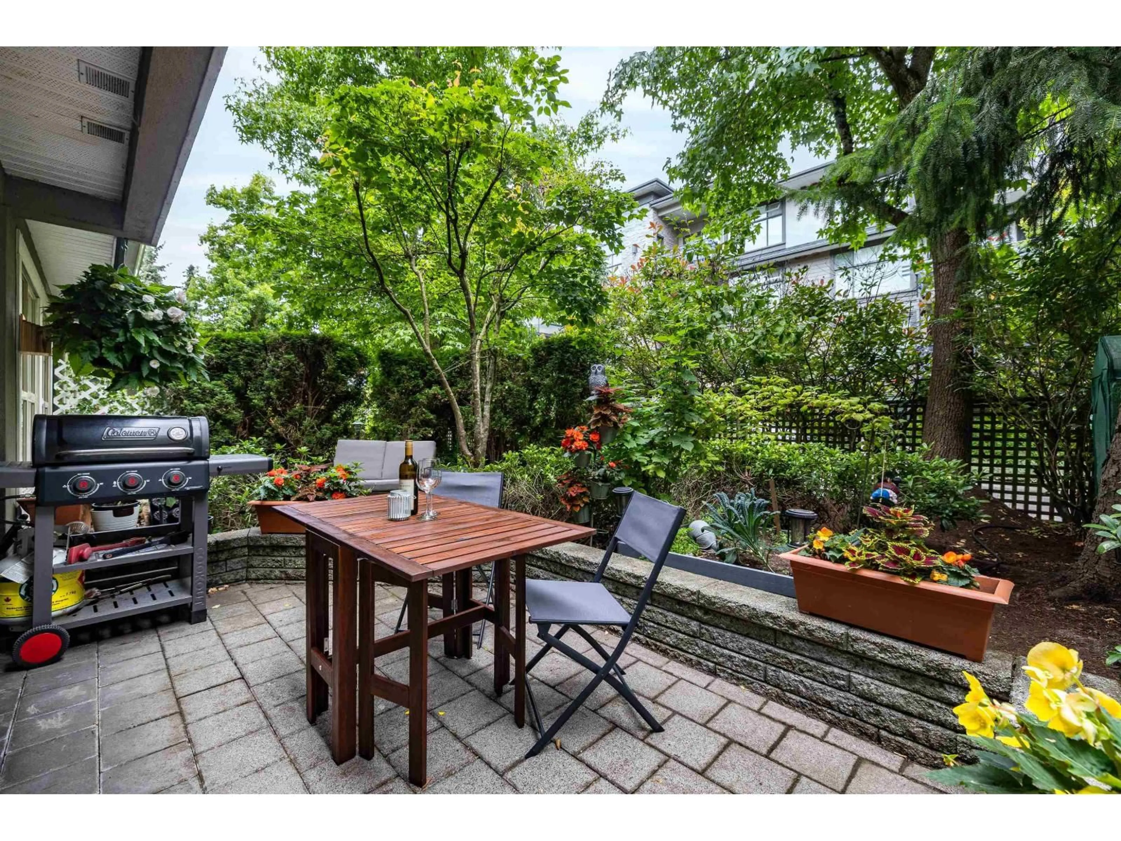 Patio, street for 103 - 15325 17 AVENUE, Surrey British Columbia V4A1T8