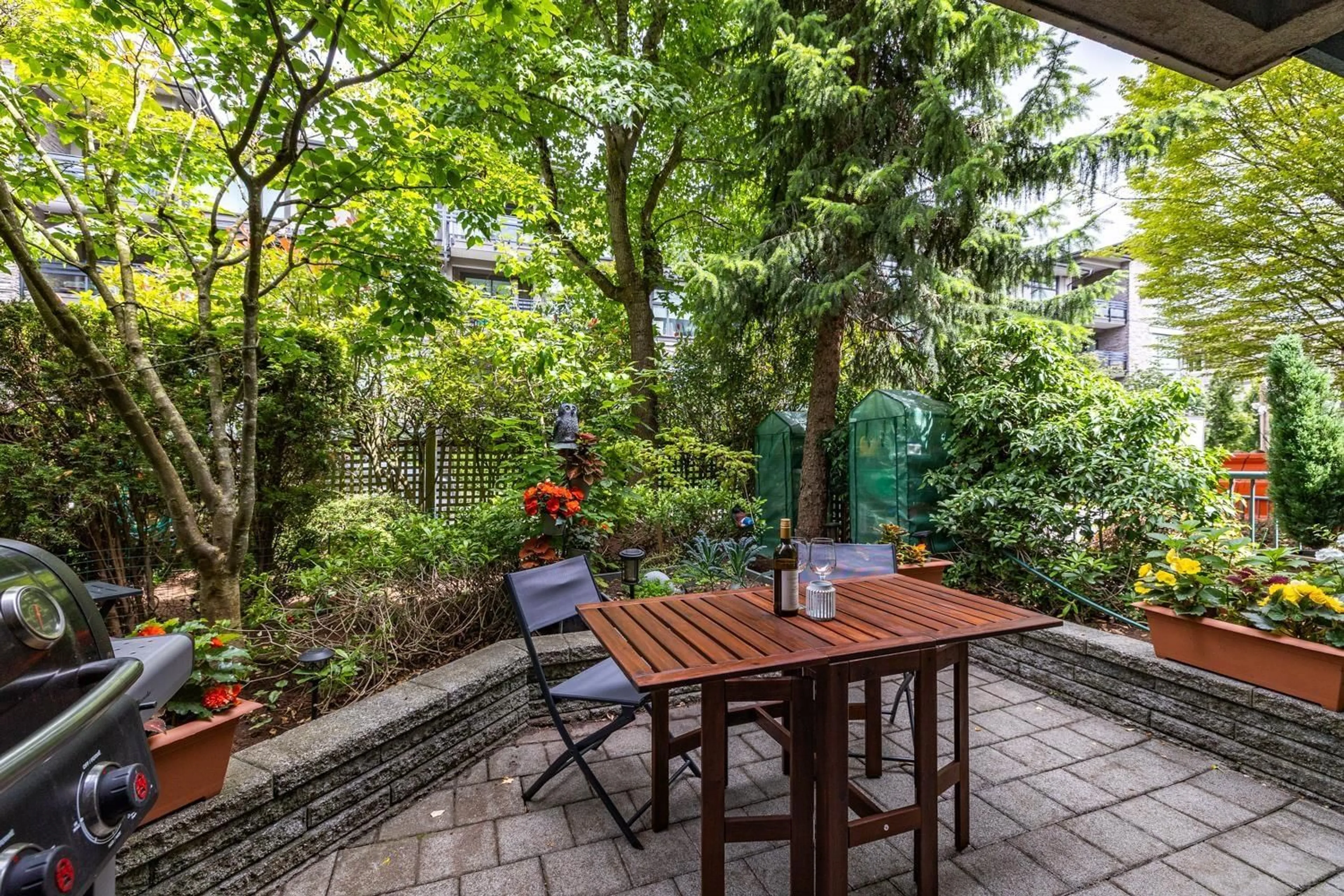 Patio, street for 103 - 15325 17 AVENUE, Surrey British Columbia V4A1T8