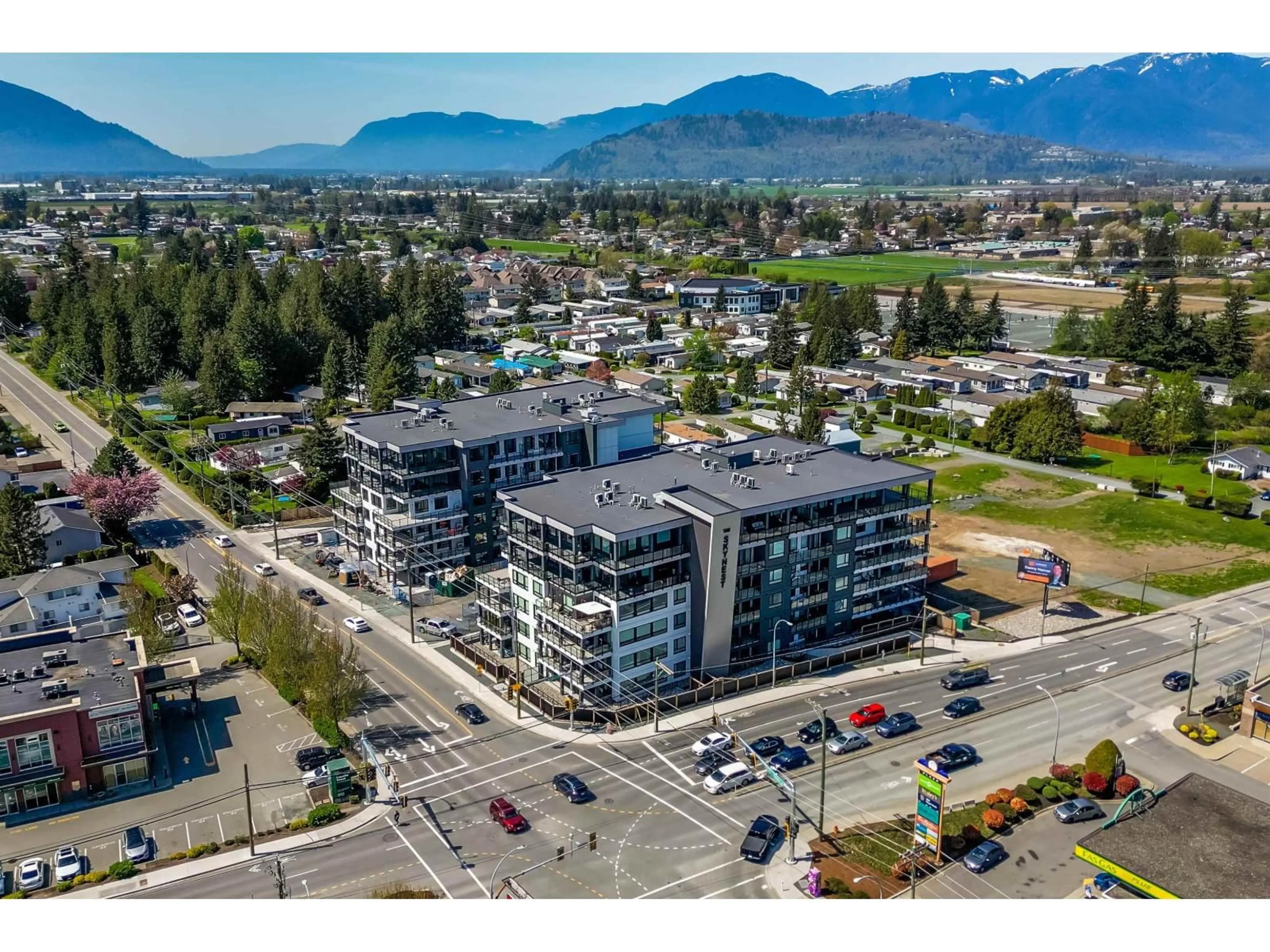 A pic from outside/outdoor area/front of a property/back of a property/a pic from drone, mountain view for 208 - 45745 WATSON ROAD, Chilliwack British Columbia V2R6K3
