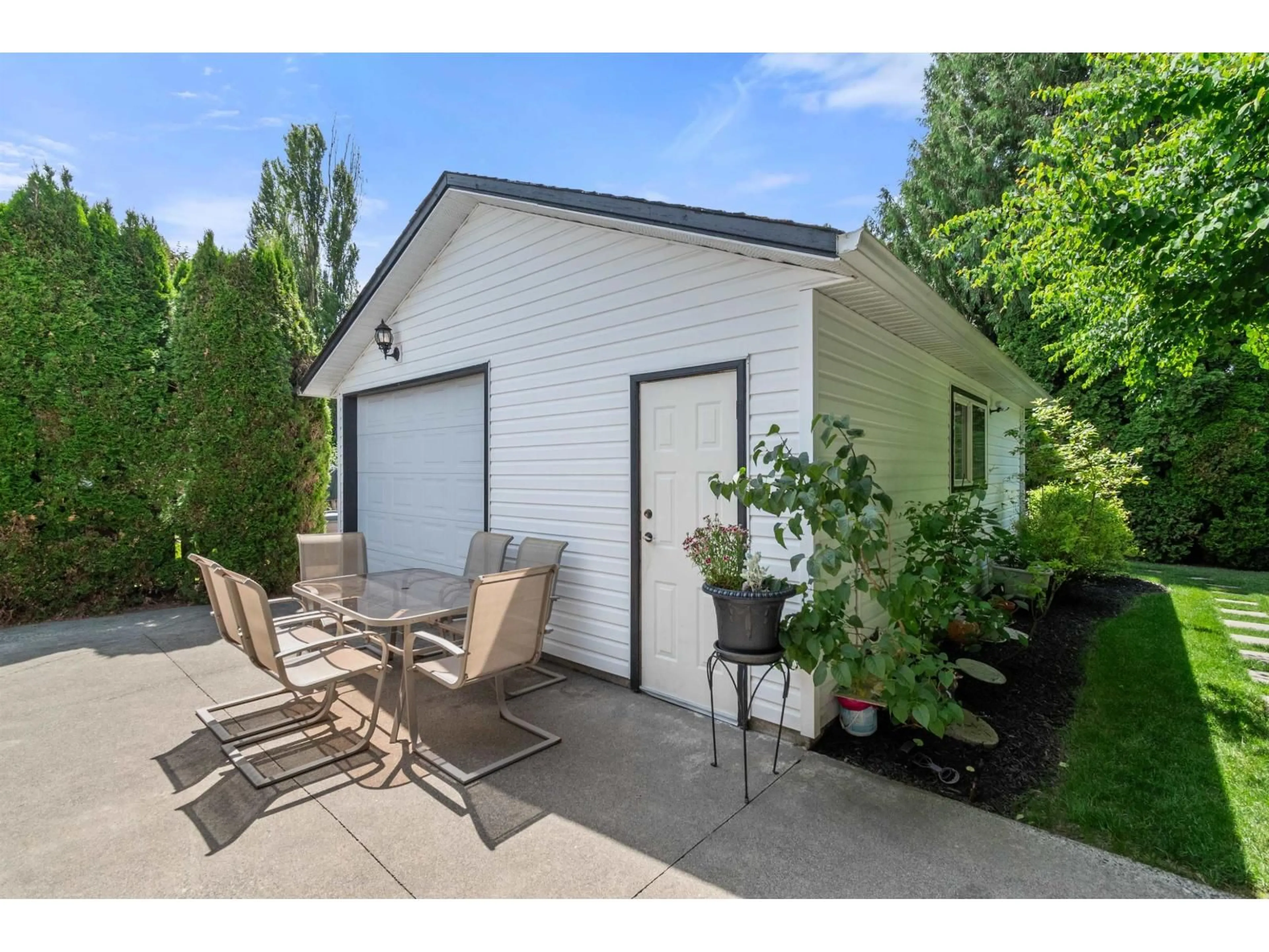 Patio, street for 10347 KENT ROAD, Chilliwack British Columbia V2P5X9