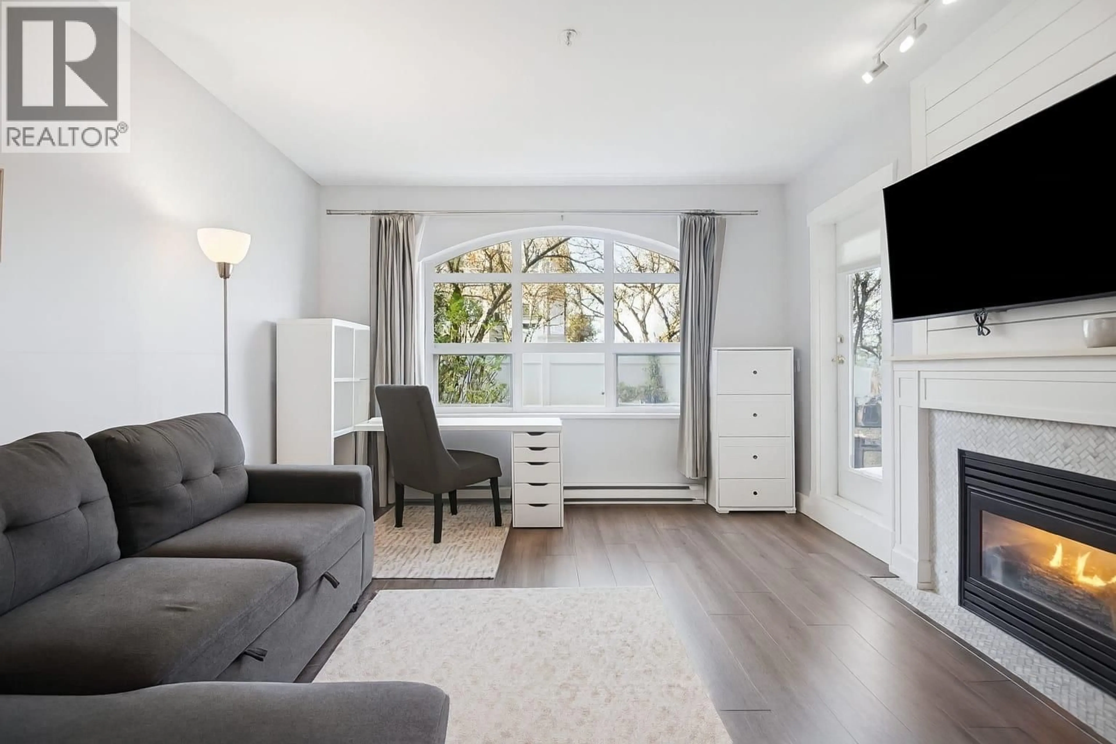 Living room with furniture, unknown for 134 - 5888 DOVER CRESCENT, Richmond British Columbia V7C5R9