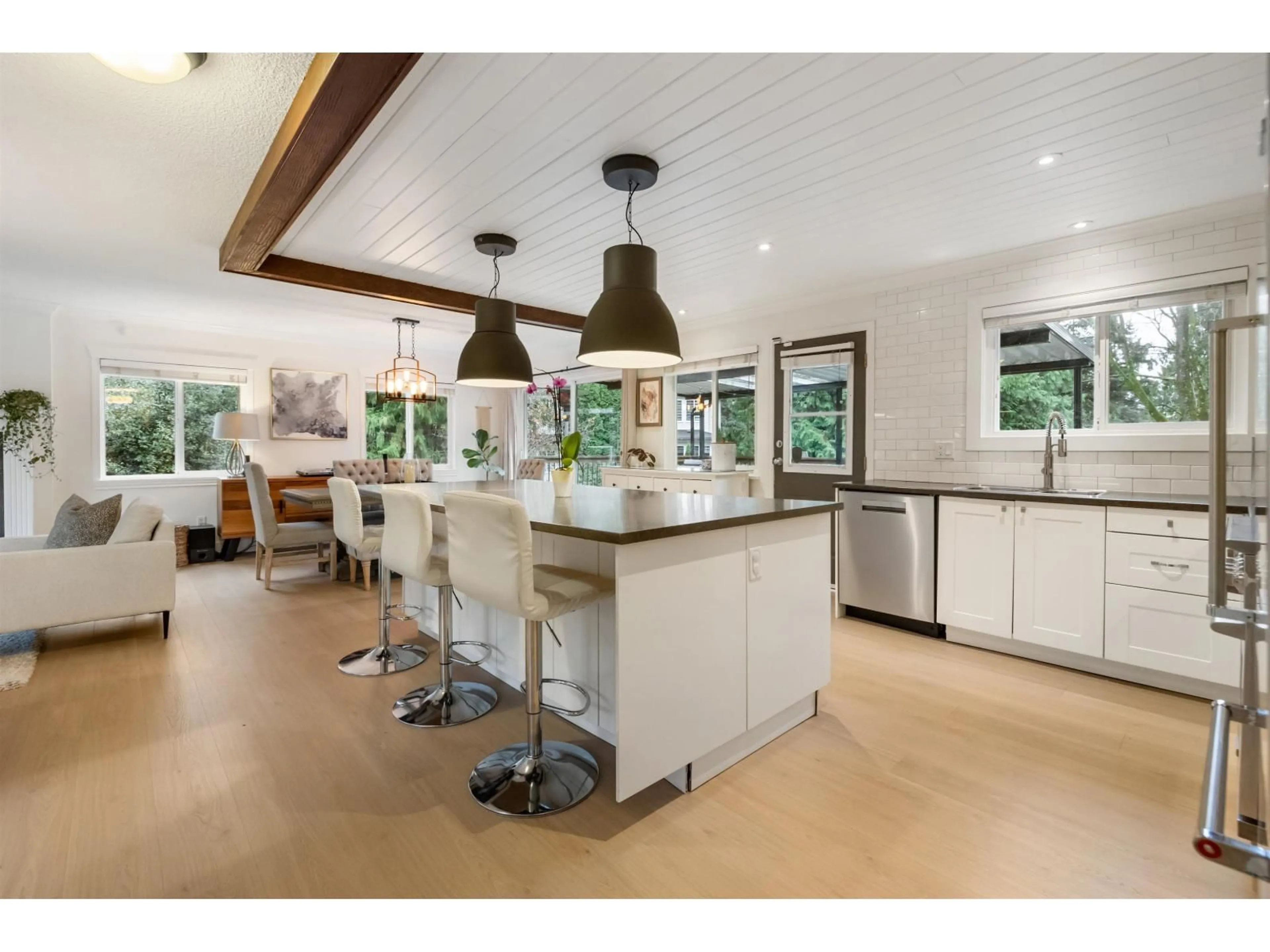 Open concept kitchen, unknown for 5802 ANGUS PLACE, Surrey British Columbia V3S4W5