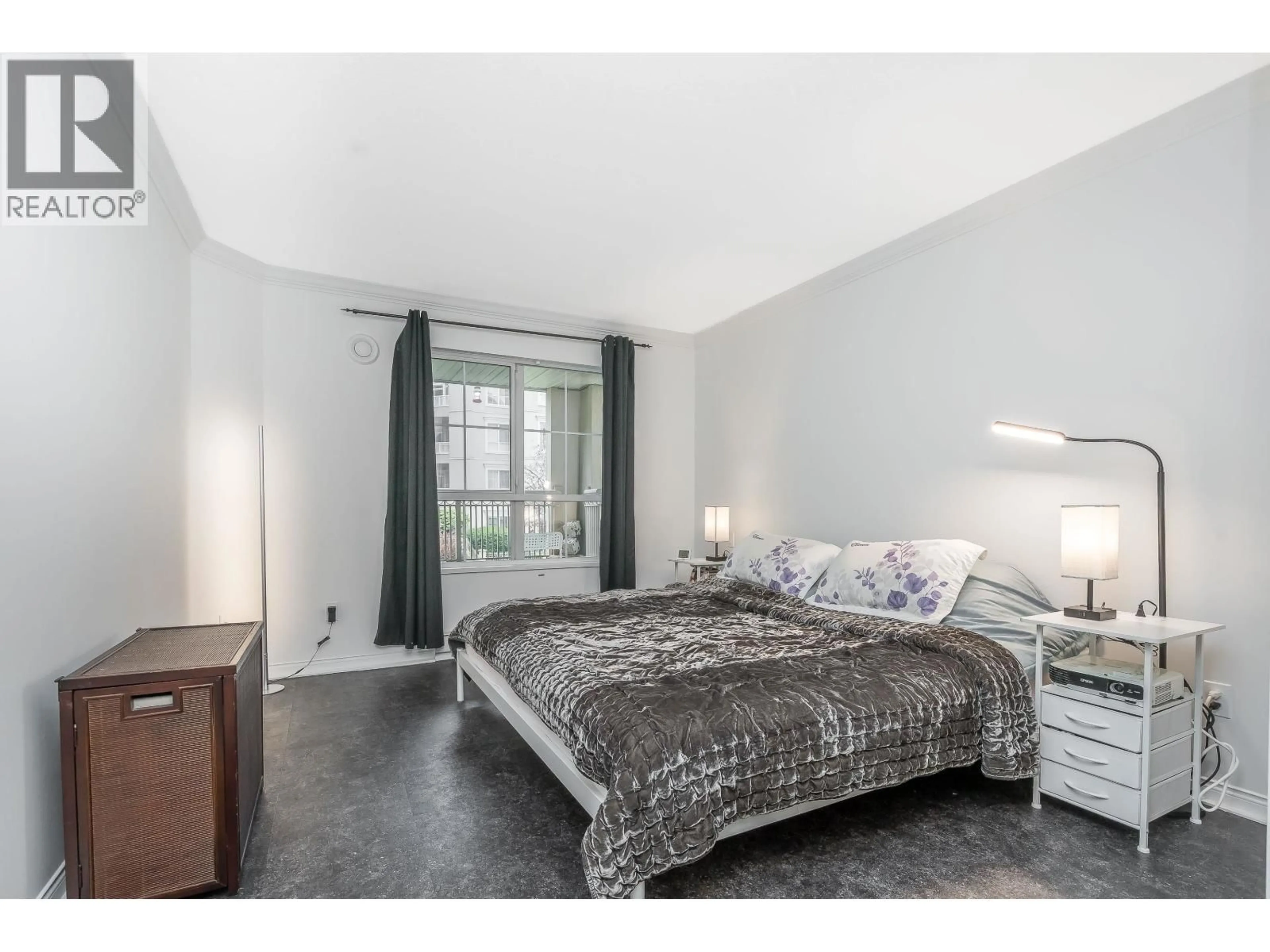 Bedroom with bed, unknown for 206 - 2975 PRINCESS CRESCENT, Coquitlam British Columbia V3B7N3