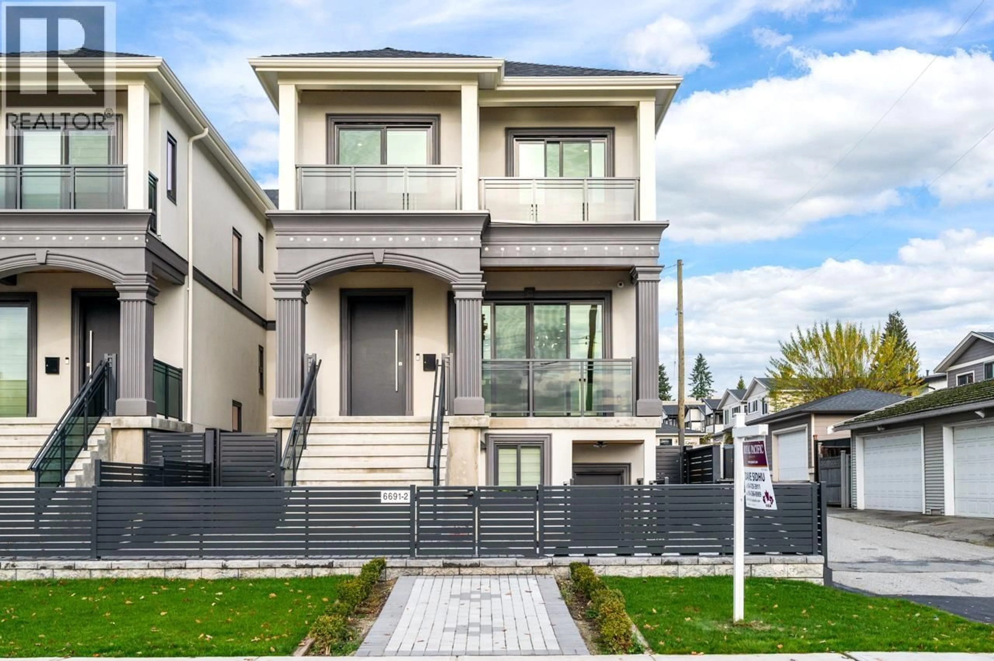 Home with vinyl exterior material, street for 2 - 6691 WINCH STREET, Burnaby British Columbia V5B2L5